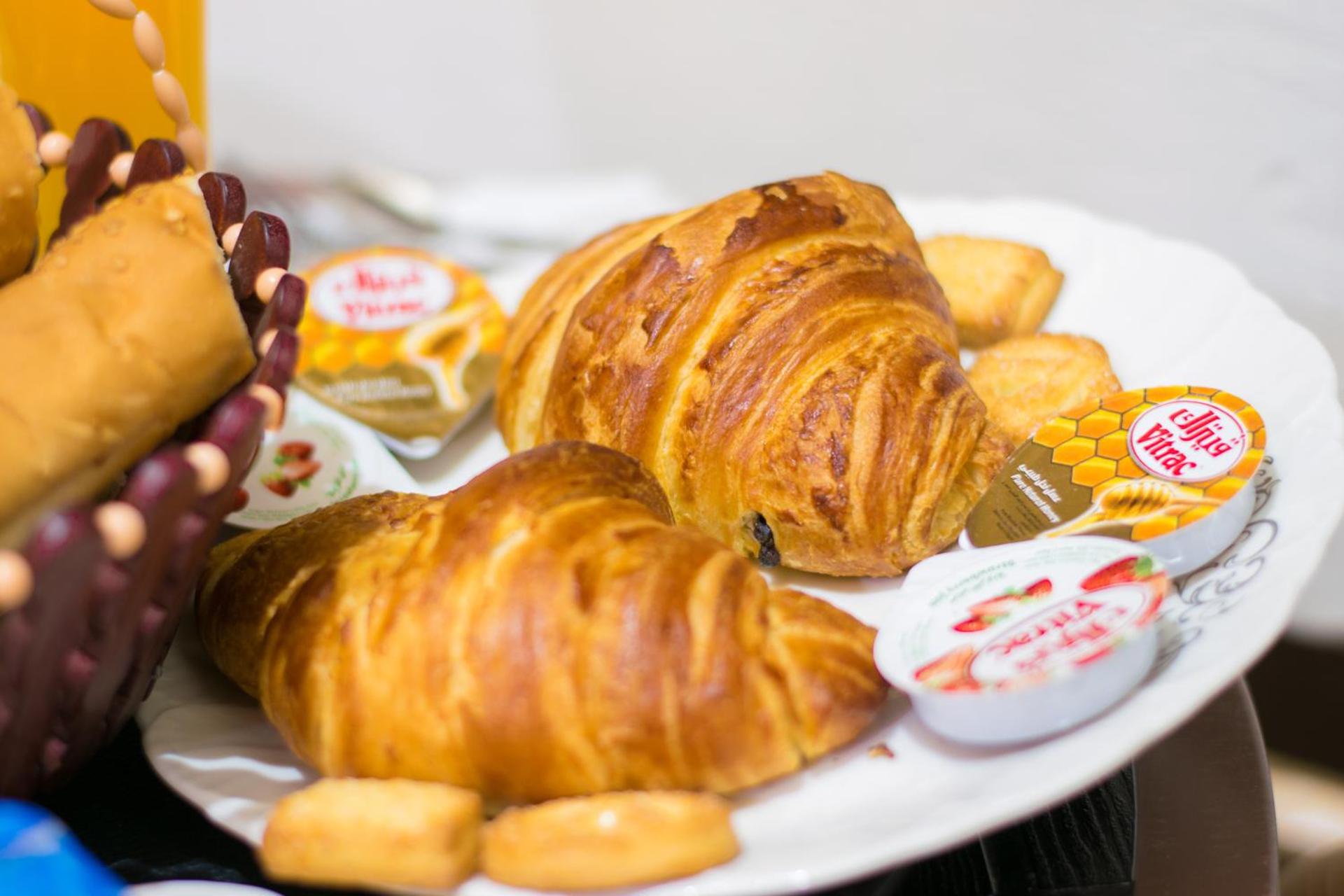 Tourist Plaza Hotel - Photo 23