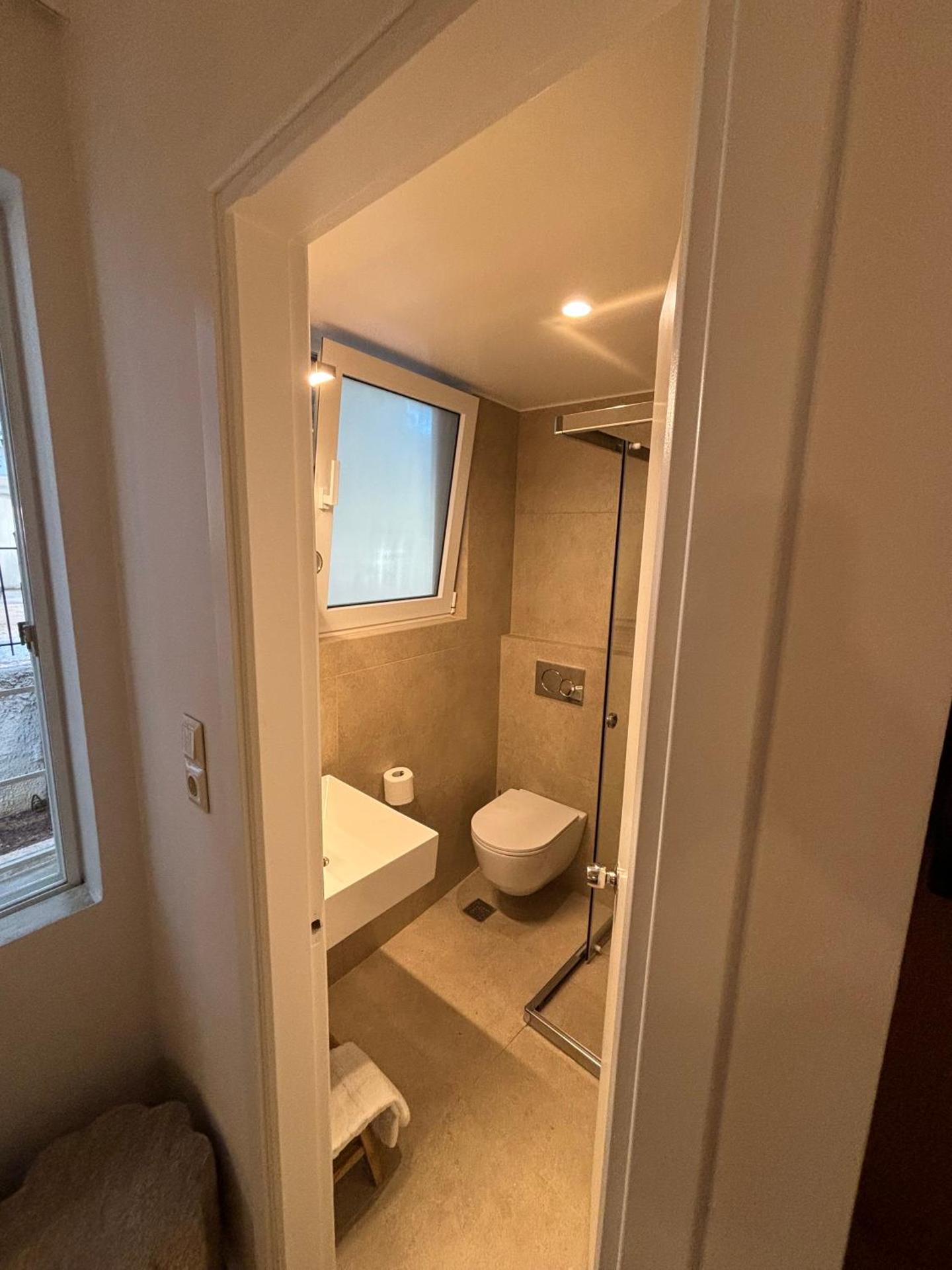 Economy Single Room - Photo 4