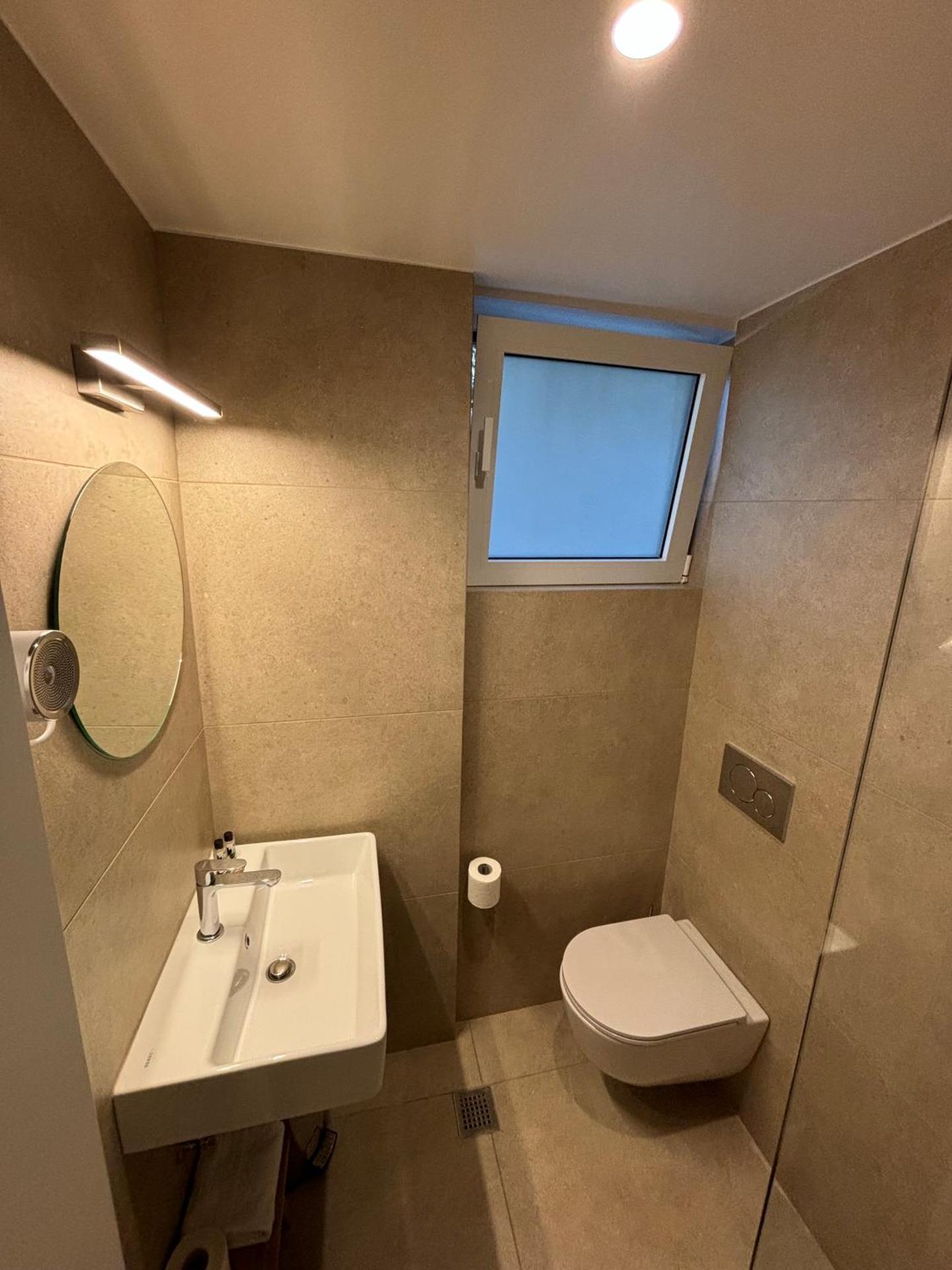 Economy Double Room - Photo 4