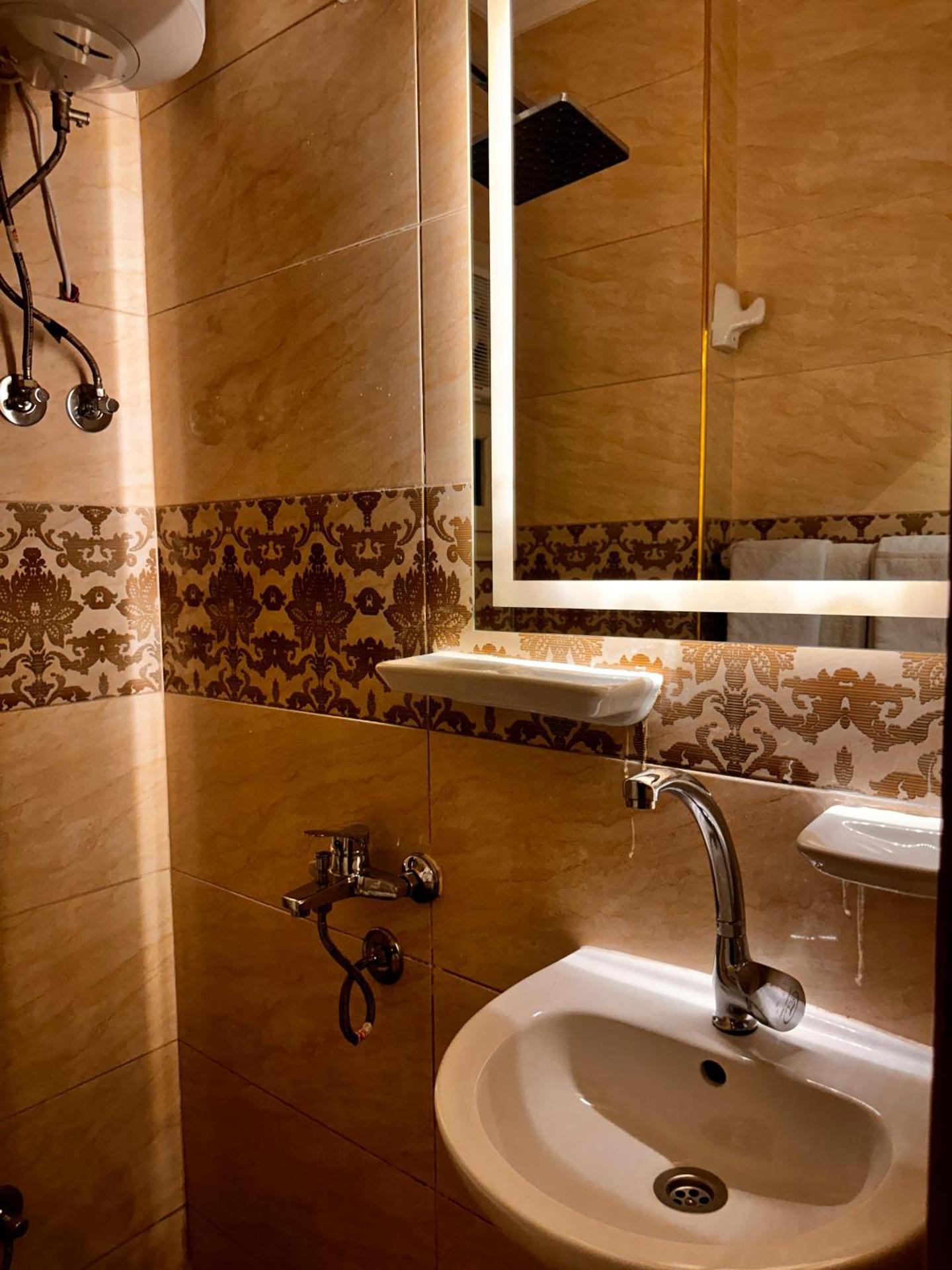 Pyramids On The Spot View - Photo 16