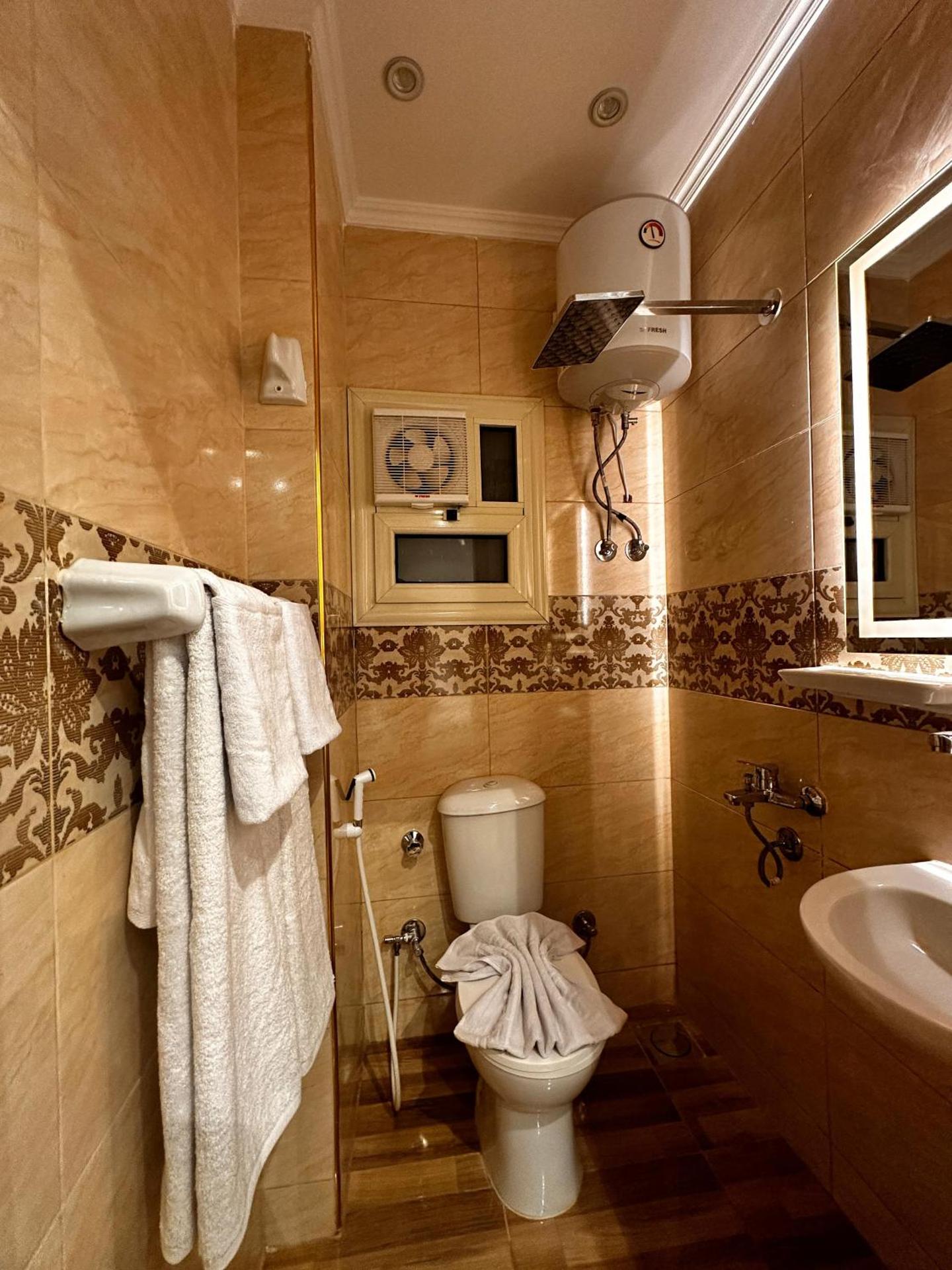 Pyramids On The Spot View - Photo 47