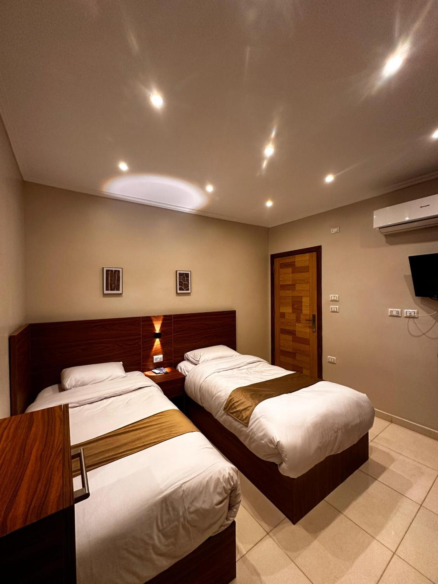 Pyramids On The Spot View - Photo 37