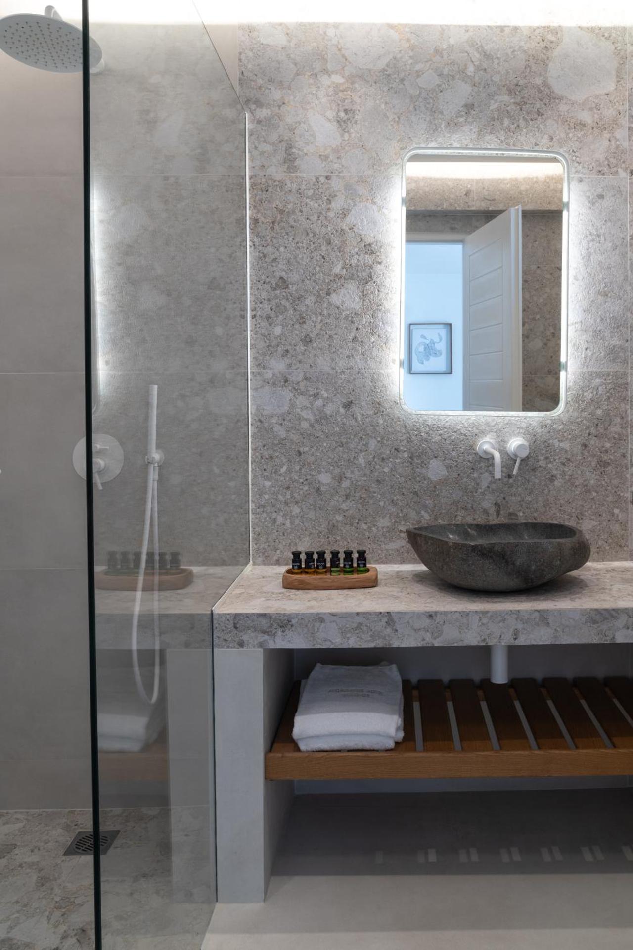 Andronikos Hotel - Photo 32