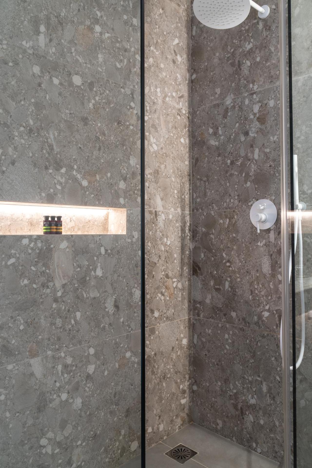 Andronikos Hotel - Photo 39