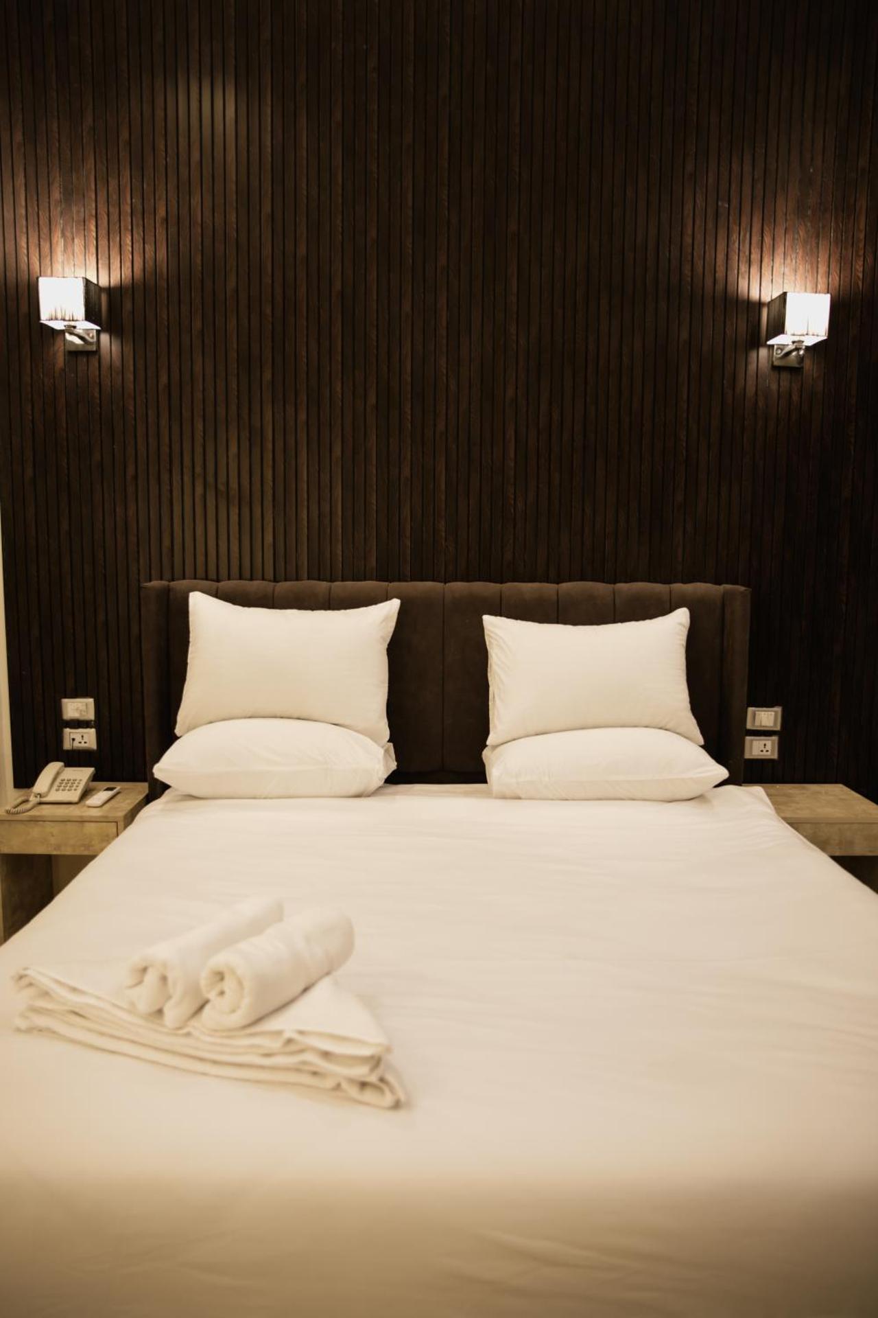 Tourist Plaza Hotel - Photo 46