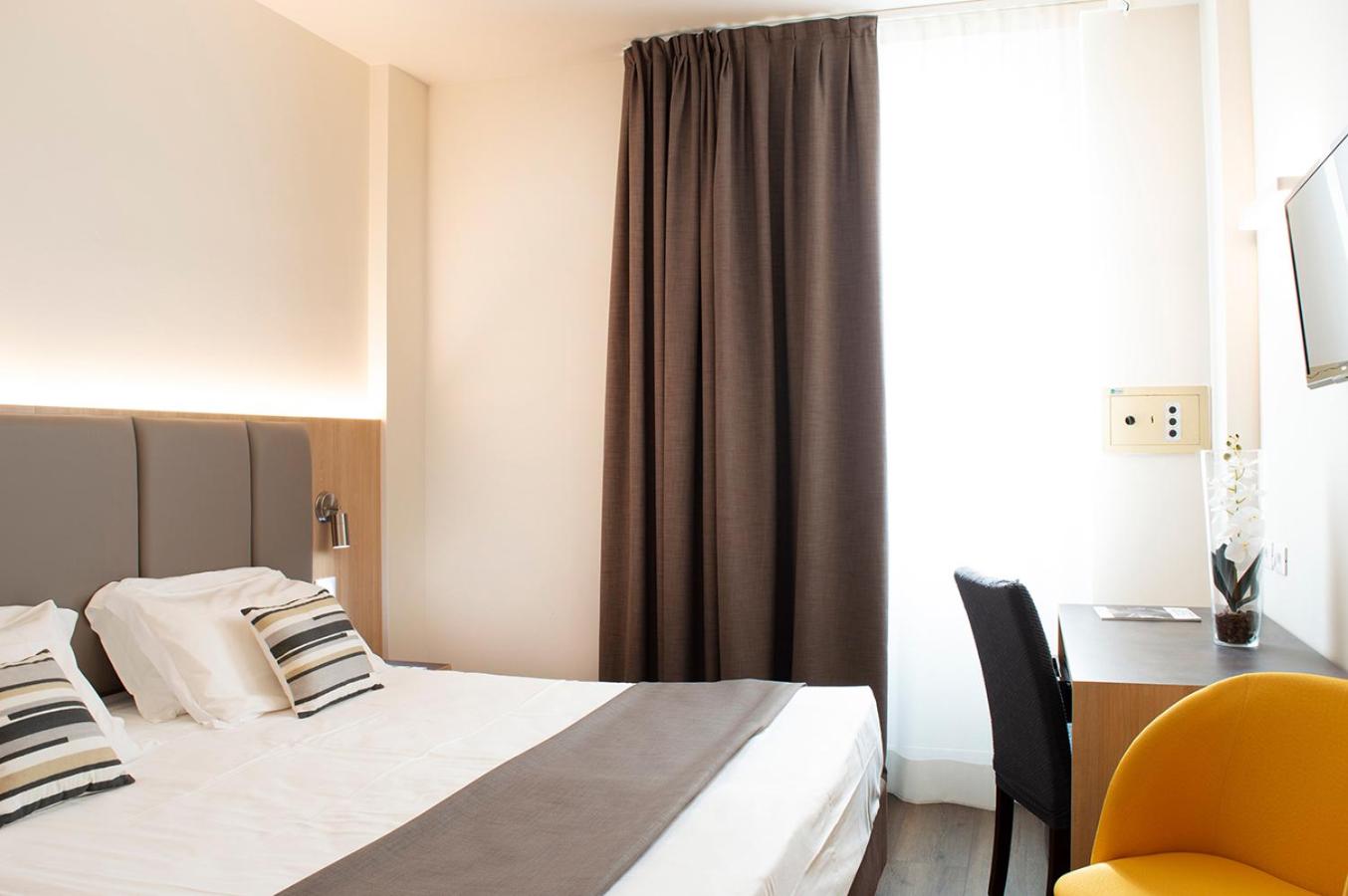 Hotel Alexander - Photo 43