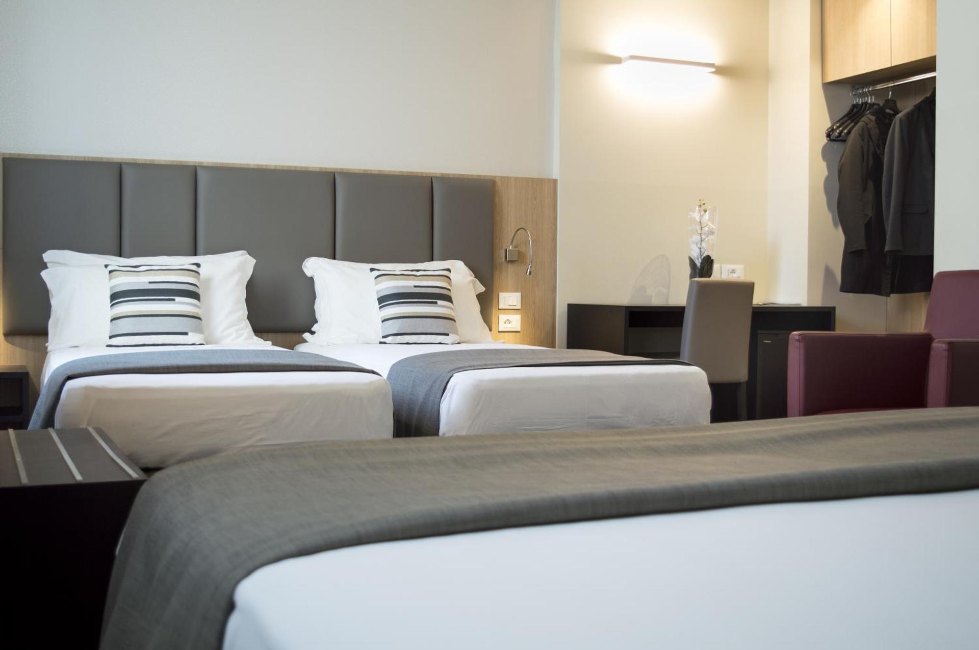 Hotel Alexander - Photo 12