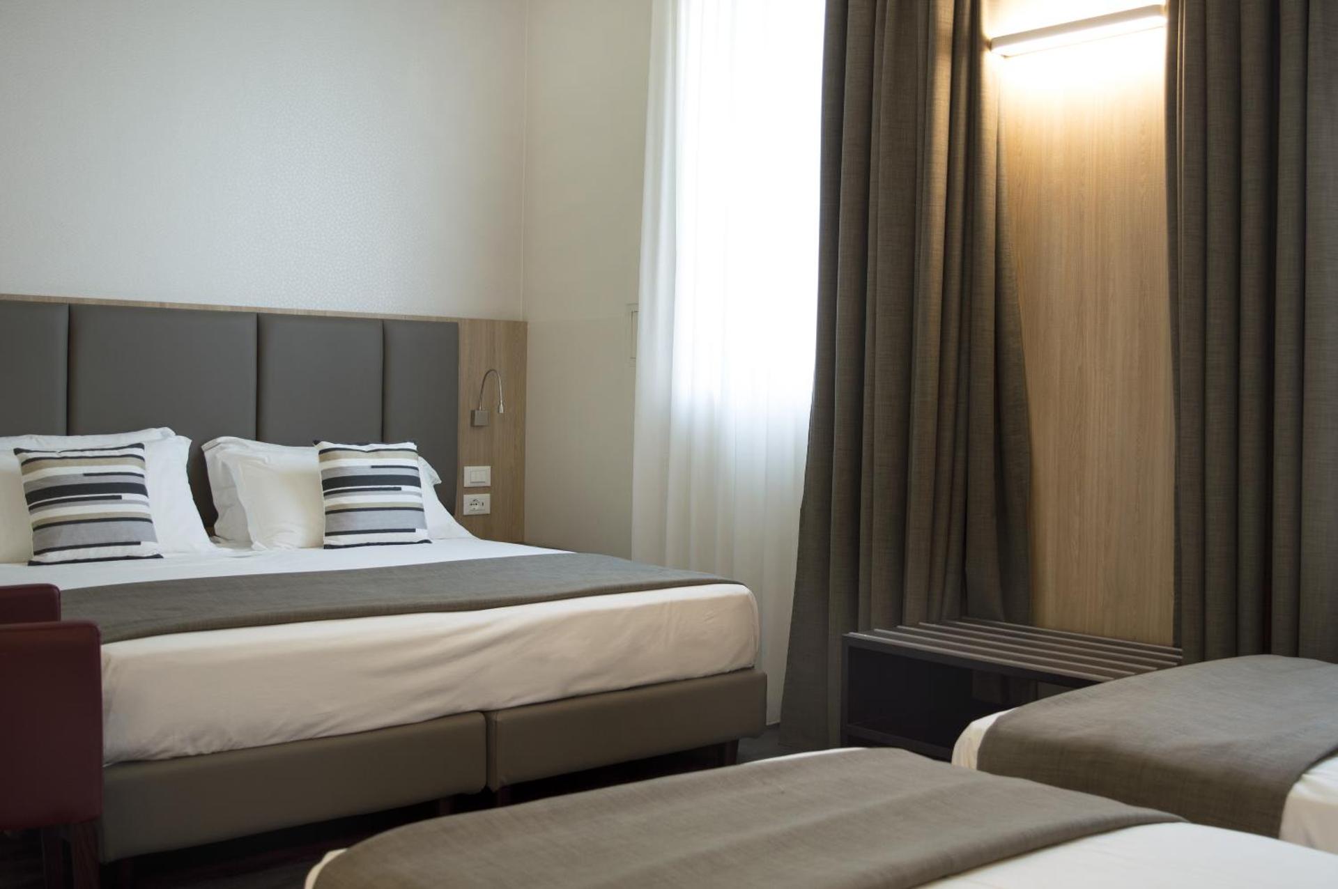 Hotel Alexander - Photo 14