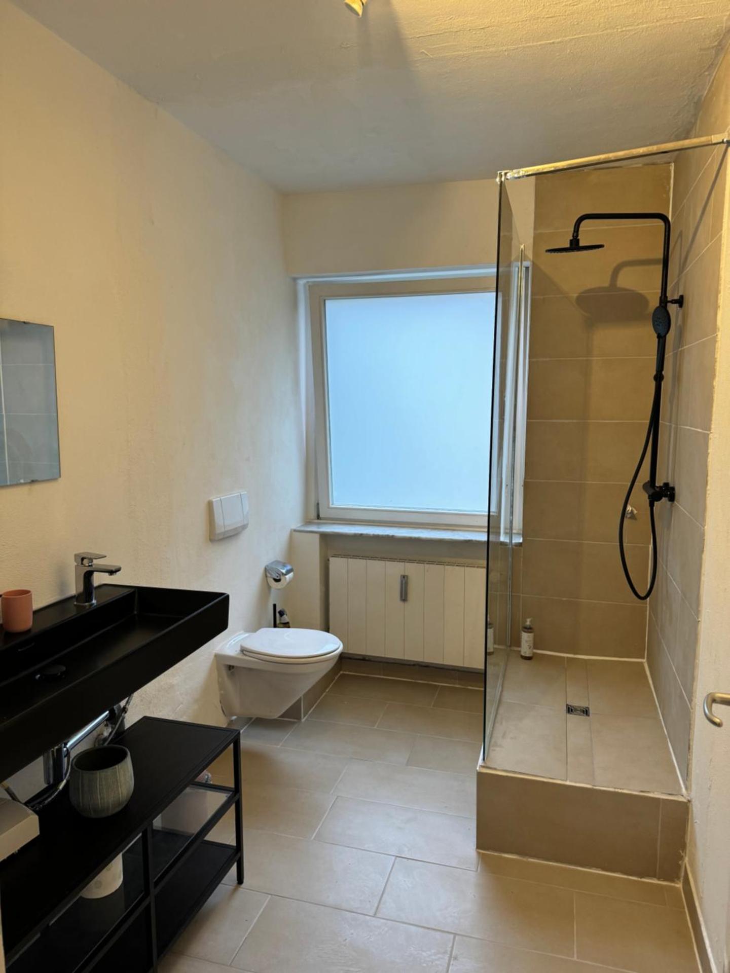 Quiet Family Apartment - 10 min to Center & Oktoberfest - Free Parking - Balcony - near Nymphenburg Palace & Botanical garden - Photo 3