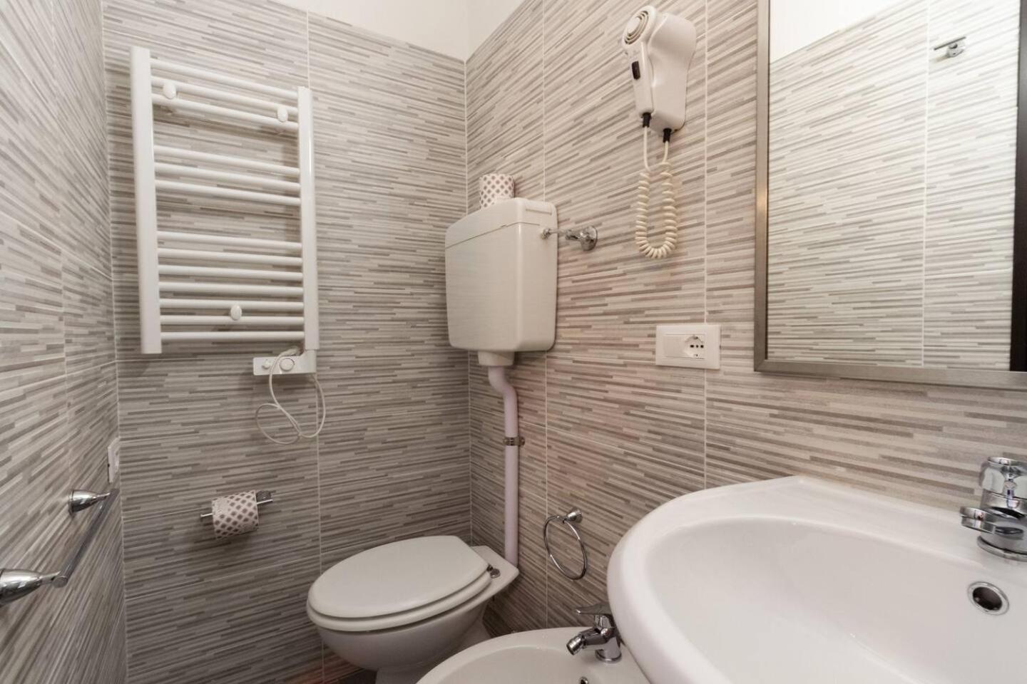 Hotel Guidi - Photo 65