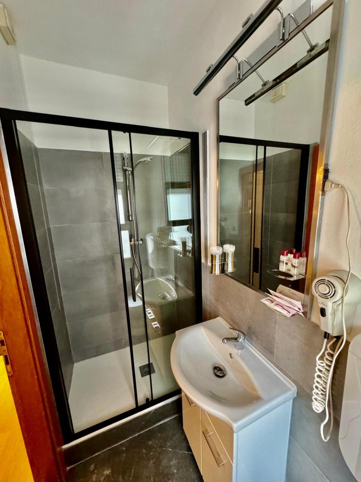 Hotel Guidi - Photo 81