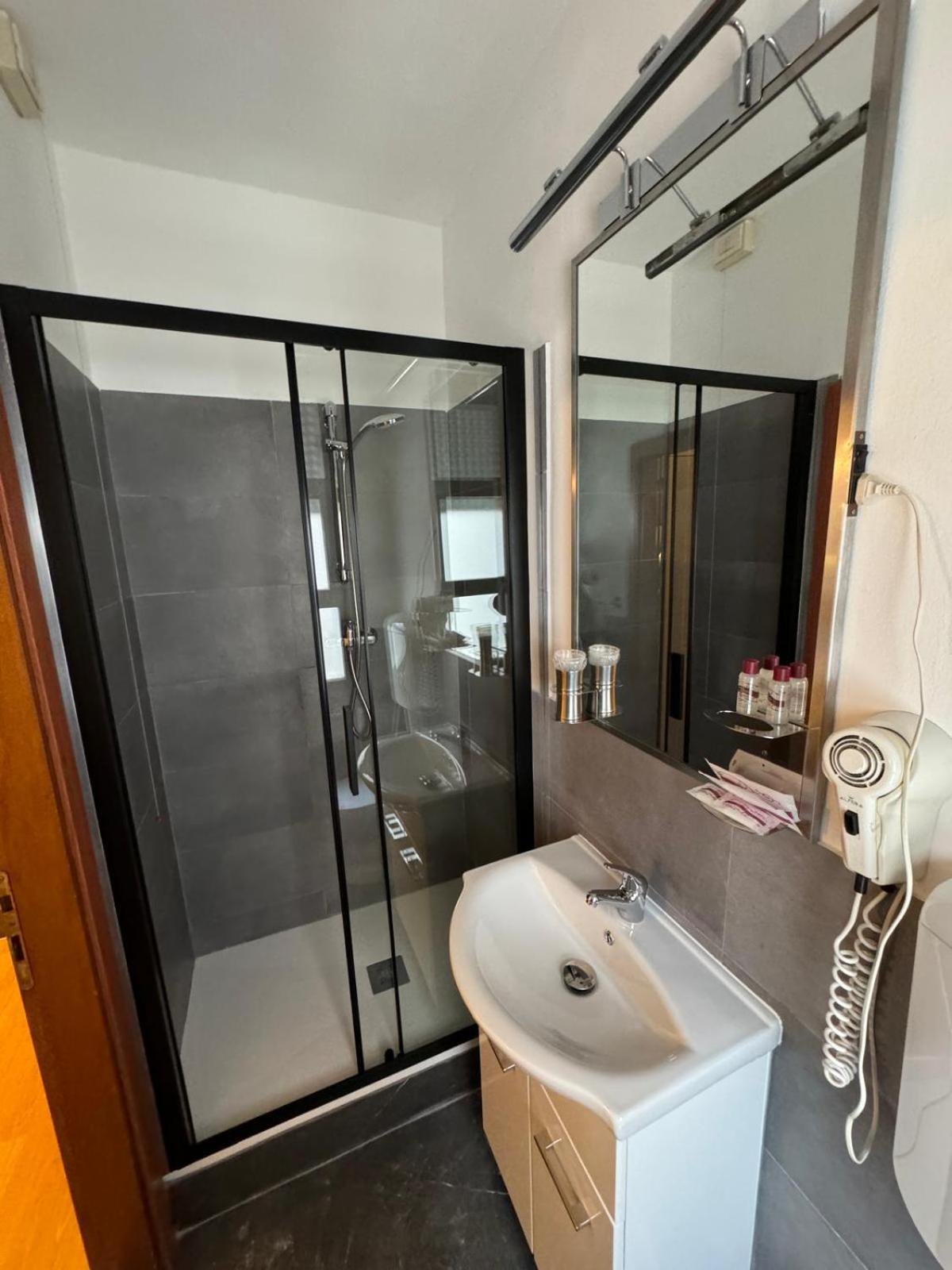 Hotel Guidi - Photo 80