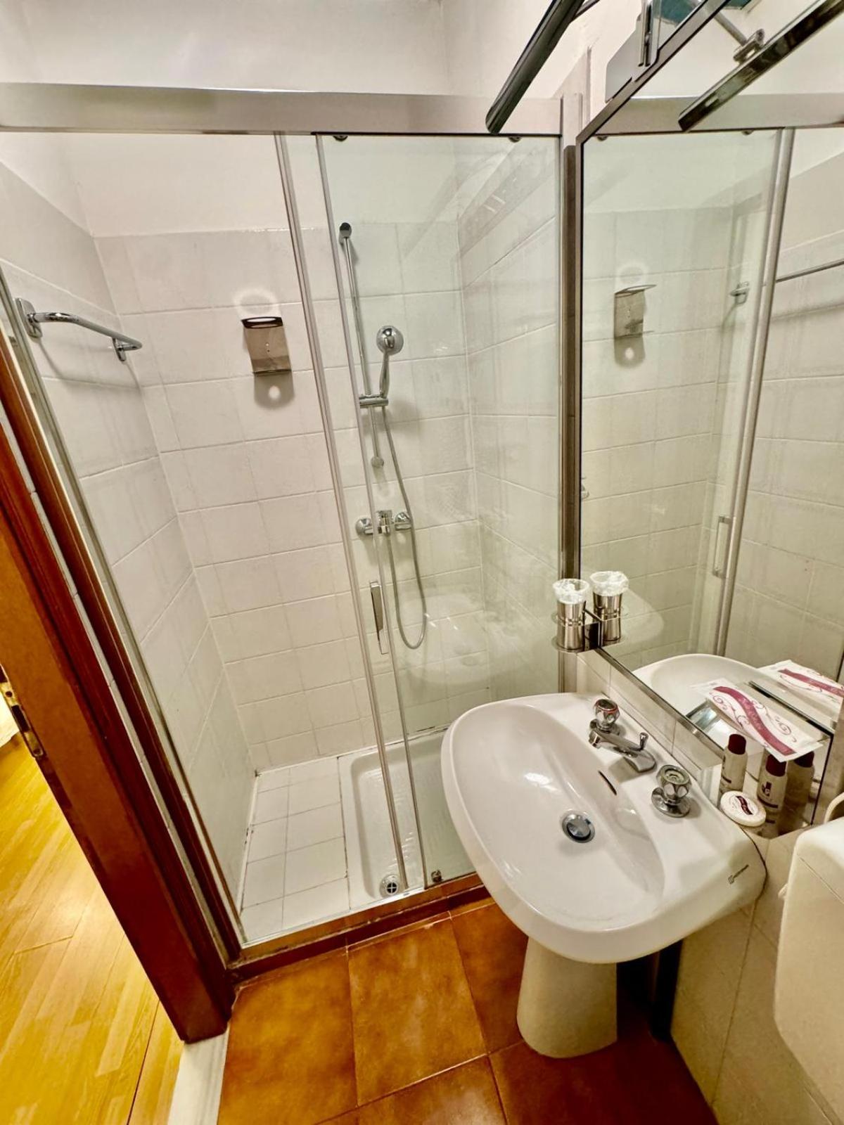 Hotel Guidi - Photo 10
