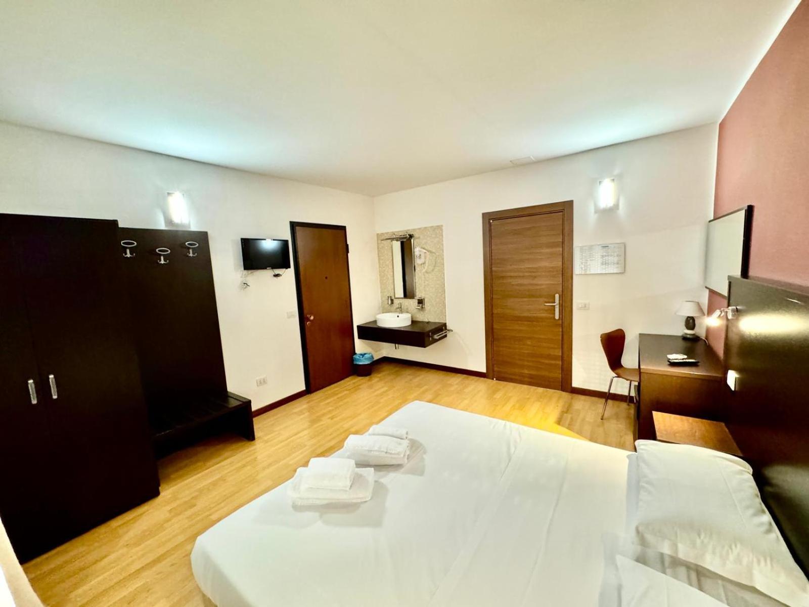 Hotel Guidi - Photo 61