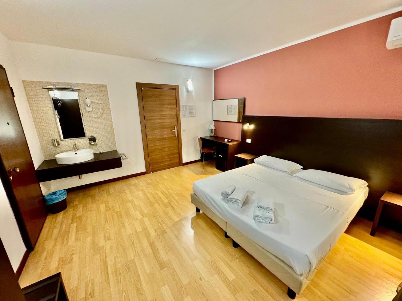 Hotel Guidi - Photo 56