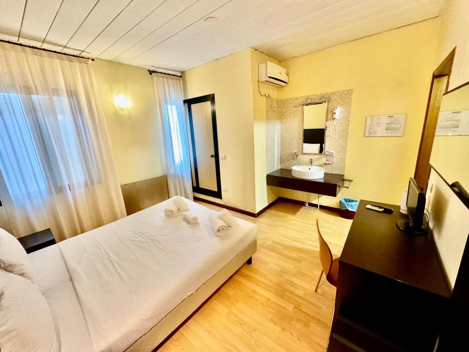 Hotel Guidi - Photo 34