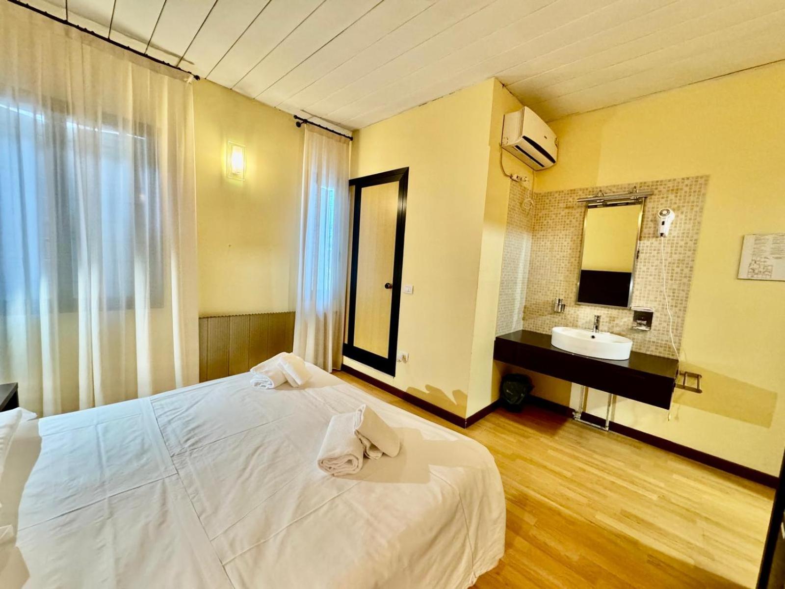 Hotel Guidi - Photo 40