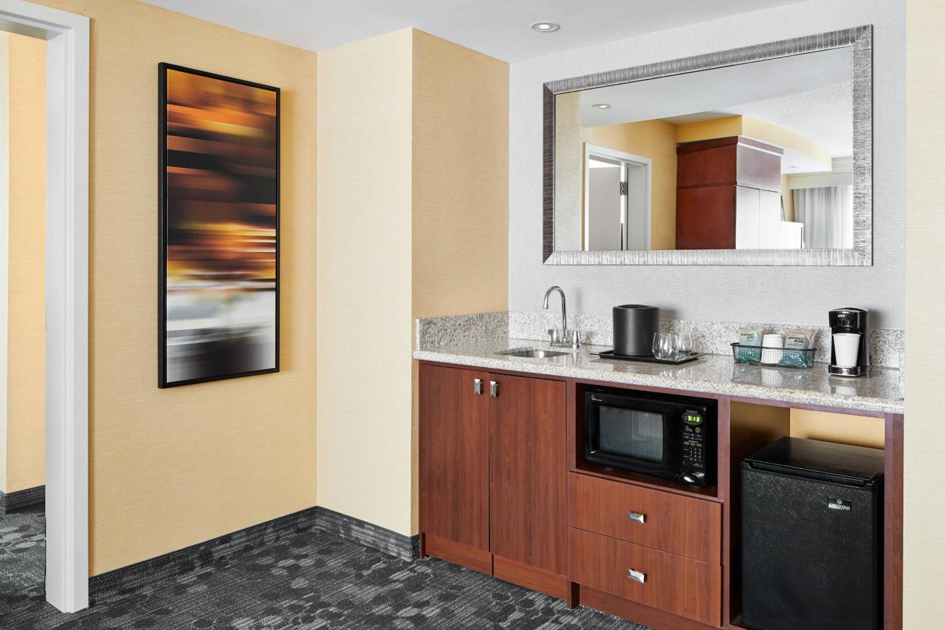 Courtyard by Marriott Newark Downtown - Photo 23