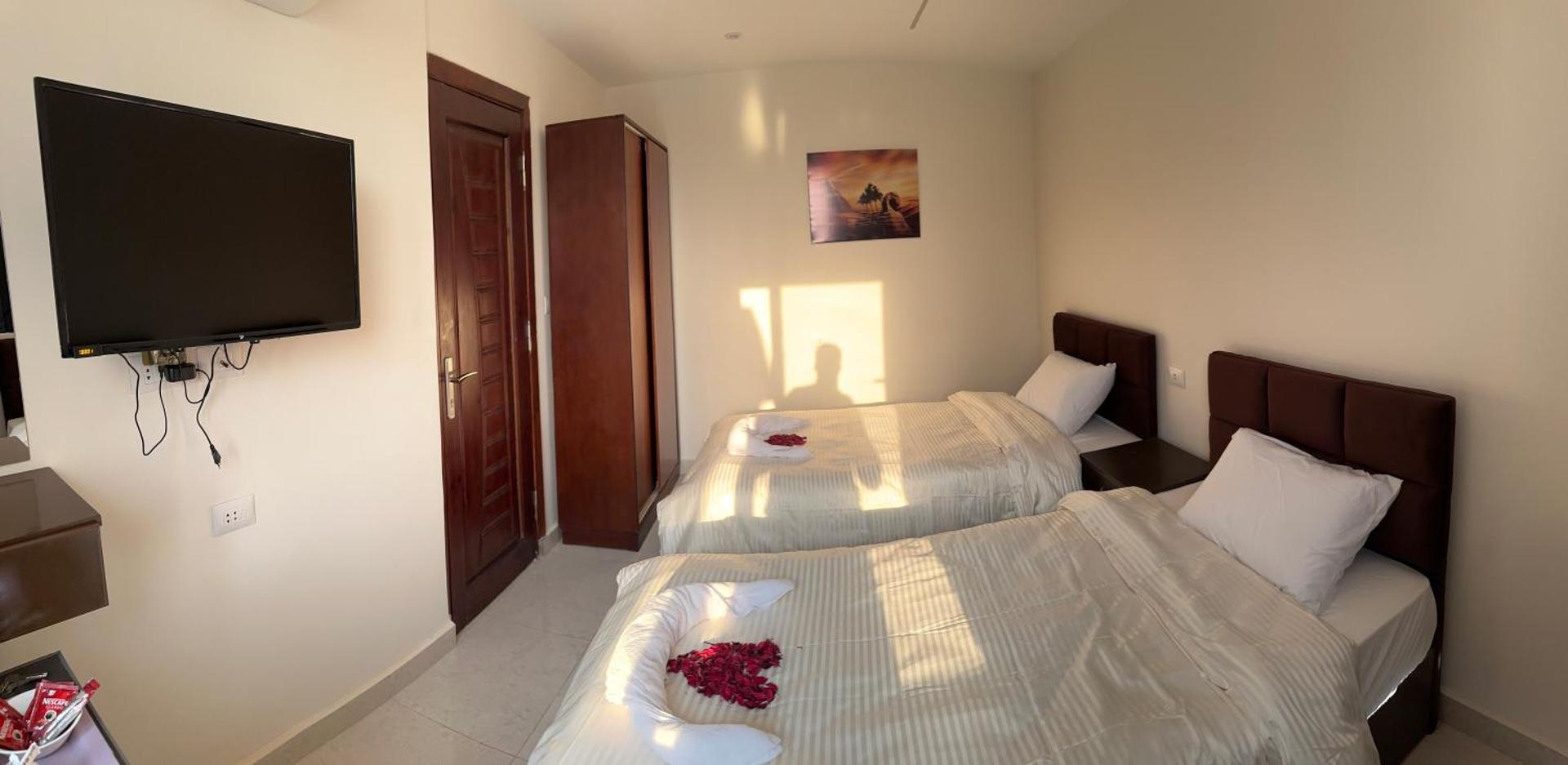 Sun 3 Pyramids Inn - Photo 10