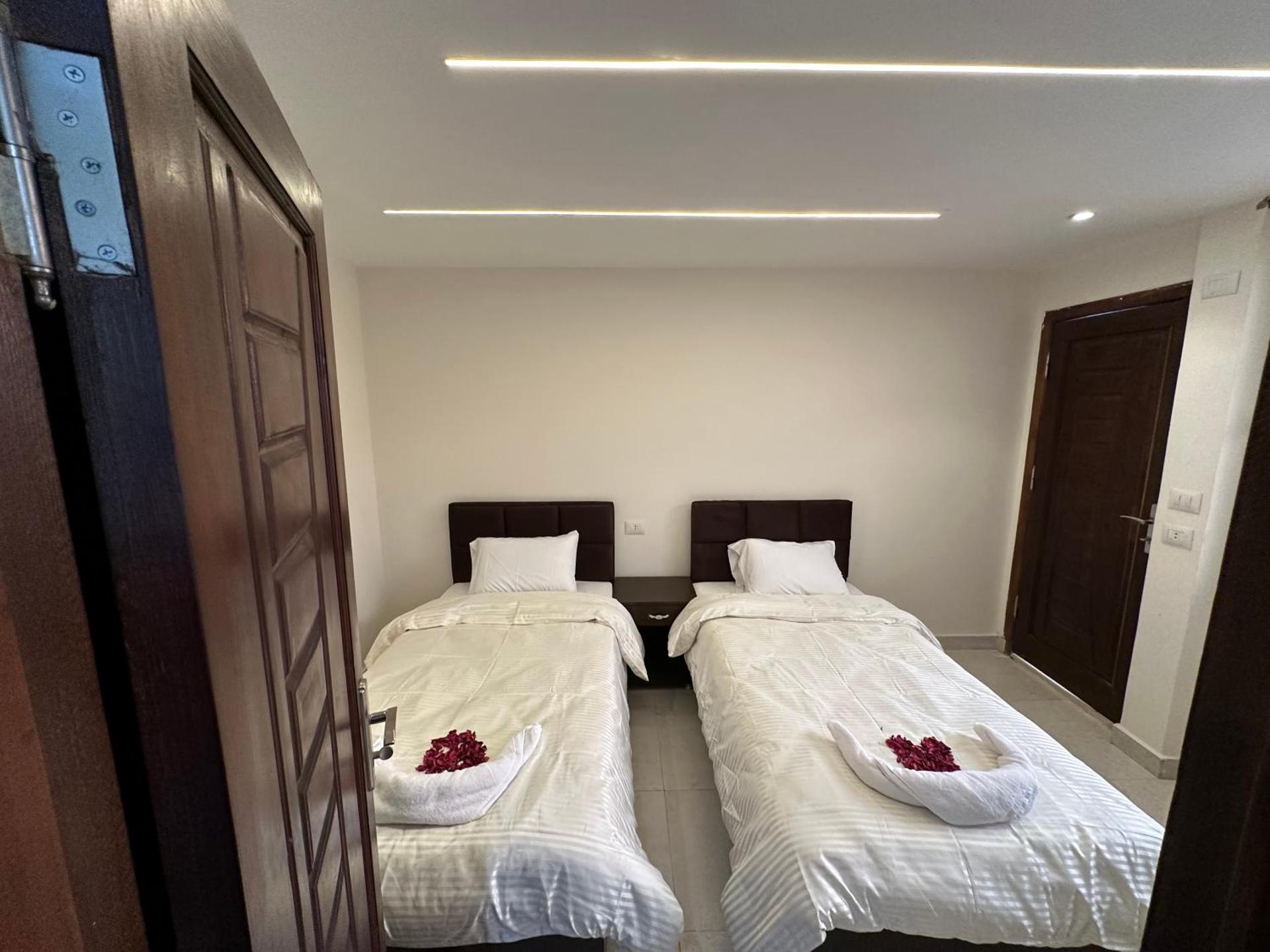 Sun 3 Pyramids Inn - Photo 9