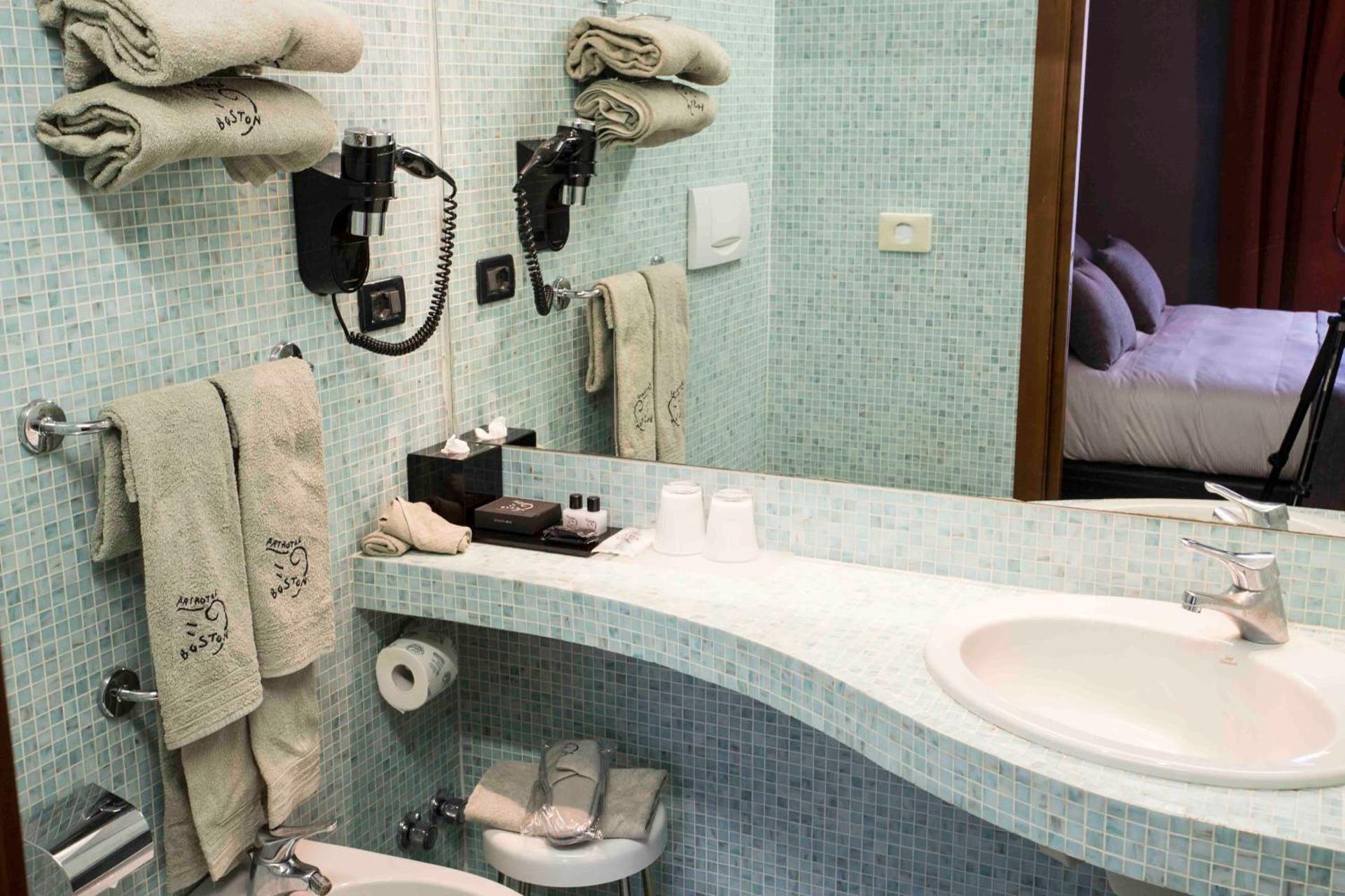 Art Hotel Boston - Photo 56