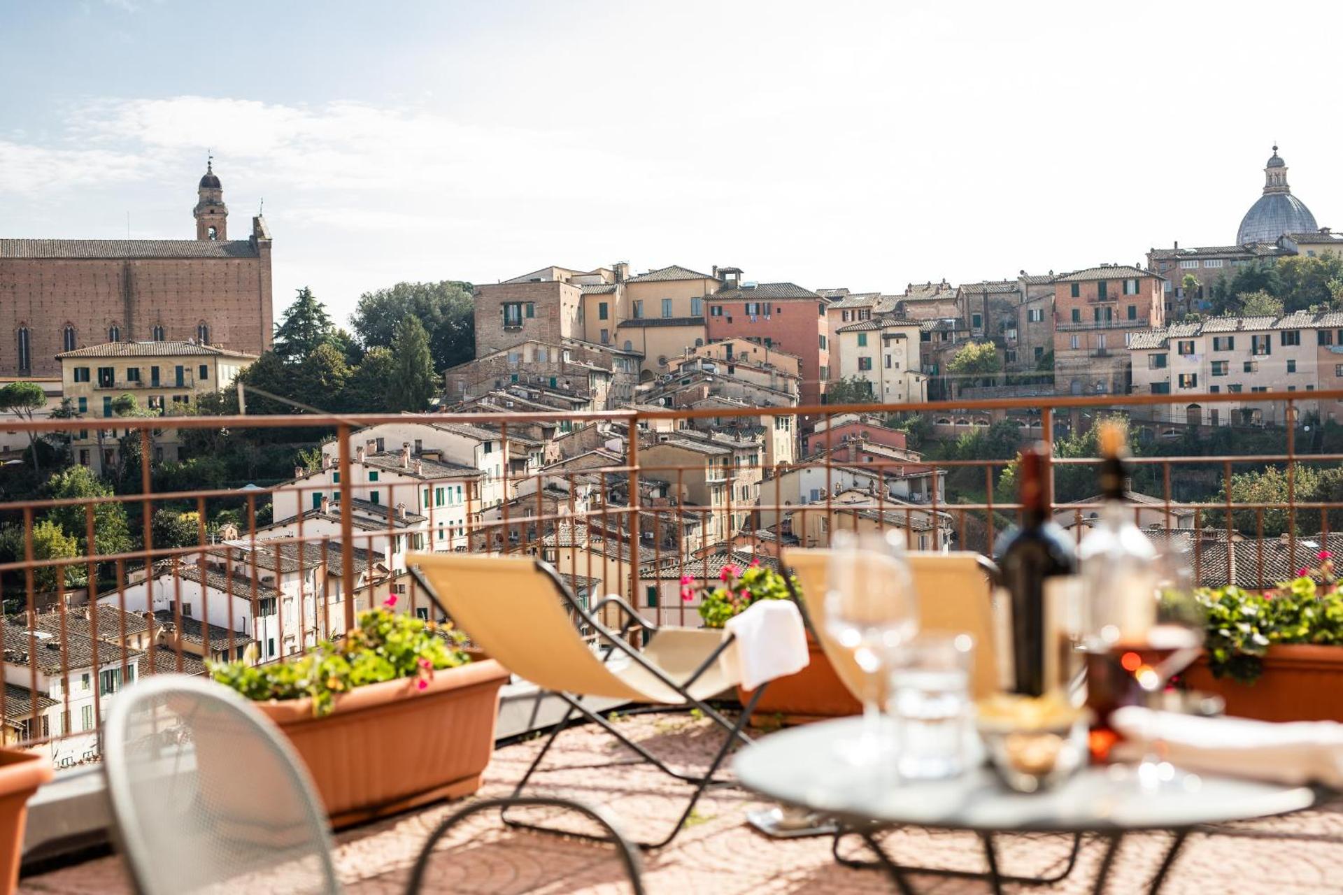 Hotel Minerva - Photo 44