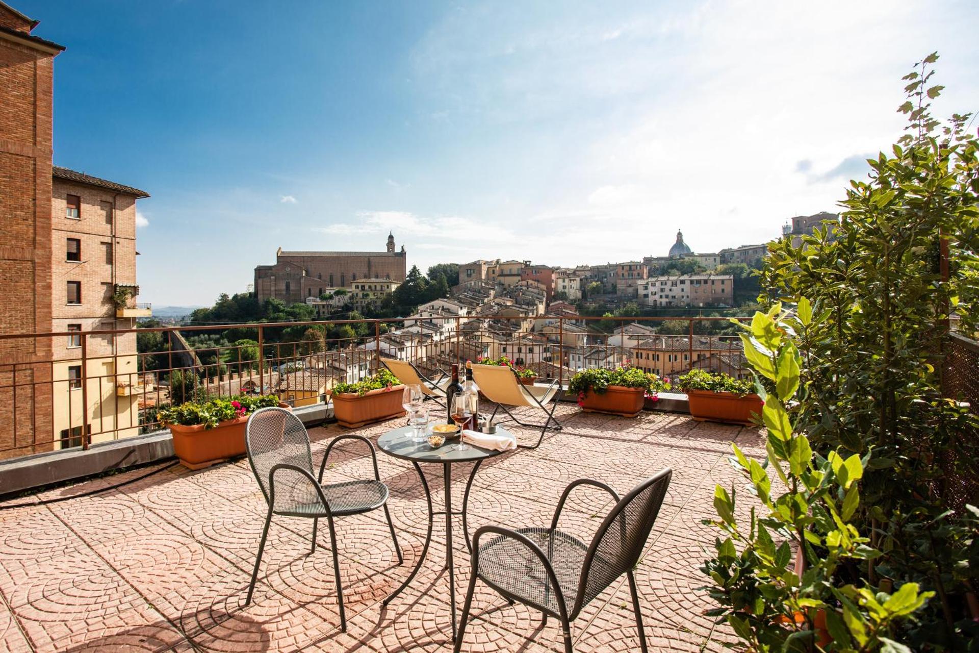 Hotel Minerva - Photo 45