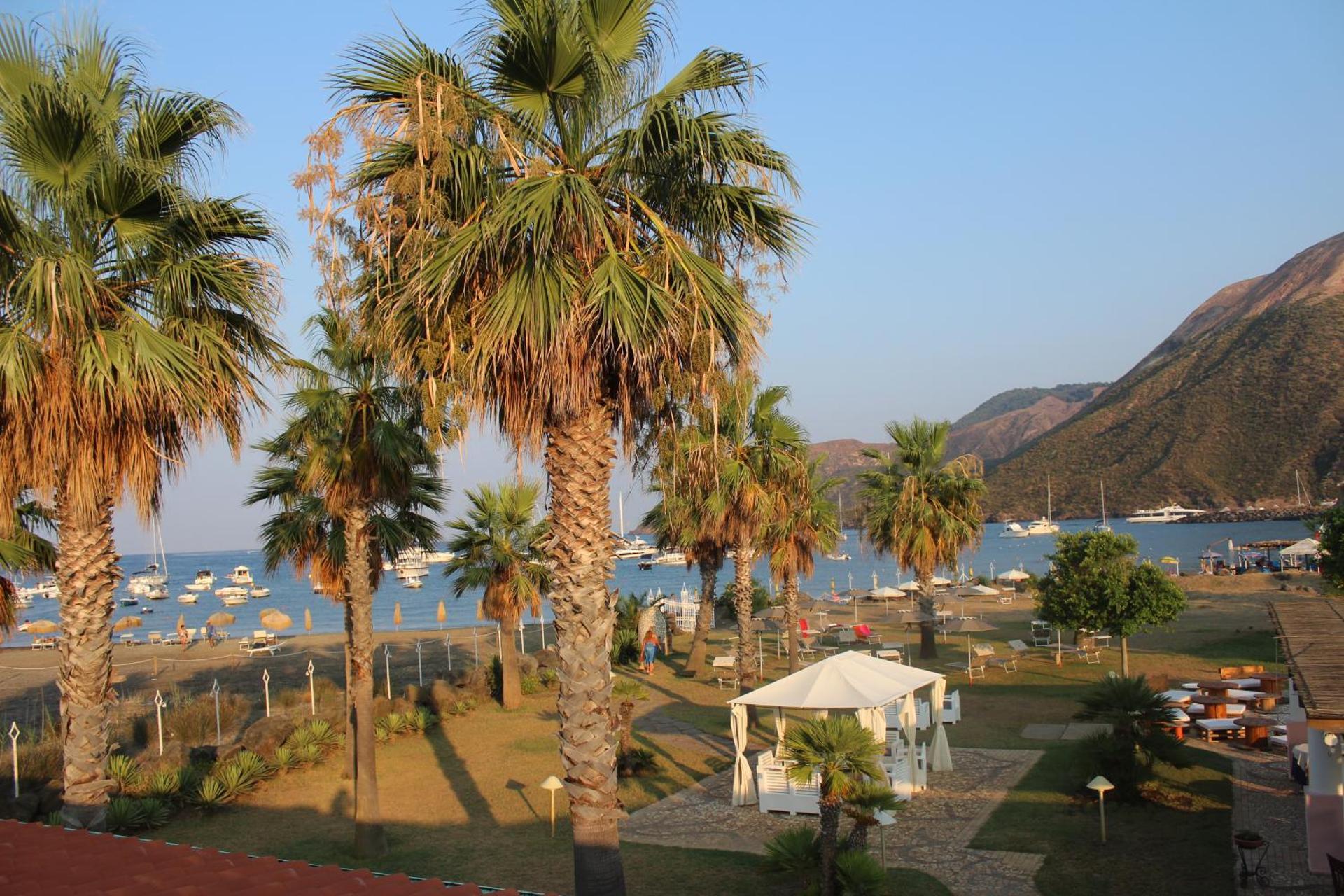 Hotel Eros - Photo 59