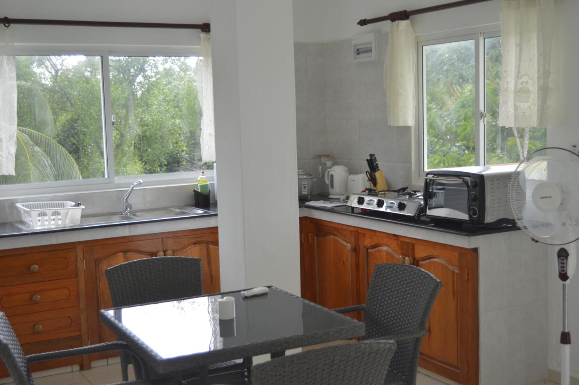 Chez Payet Airport Guesthouse - Photo 6