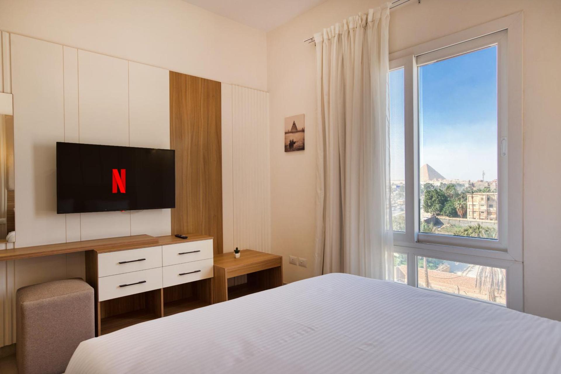 King Room with Pyramids View