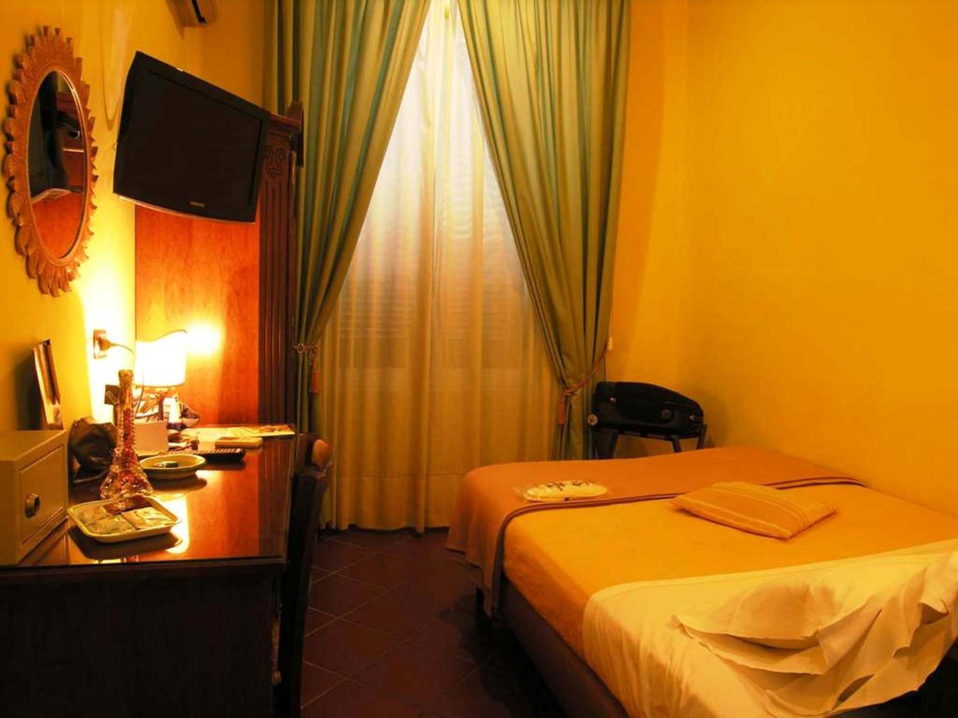 Hotel Toledo - Photo 15