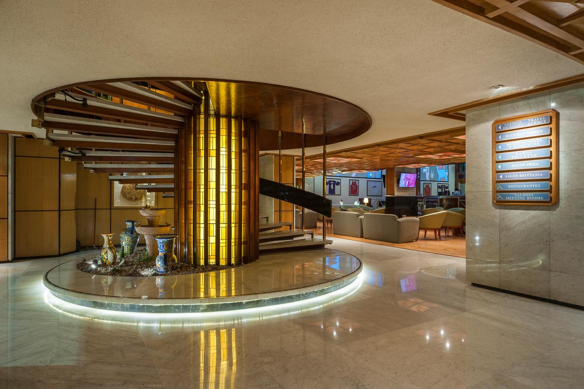 Hotel Casa Blanca - Photo 11