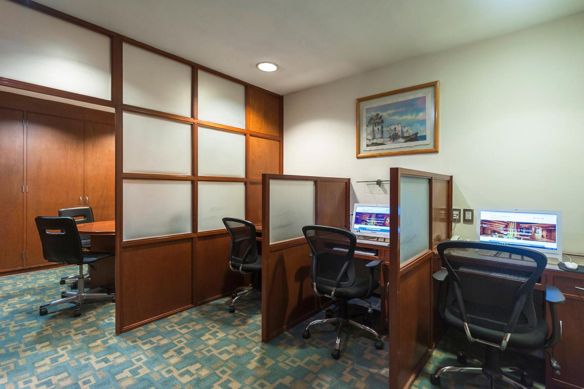 Hotel Casa Blanca - Photo 39