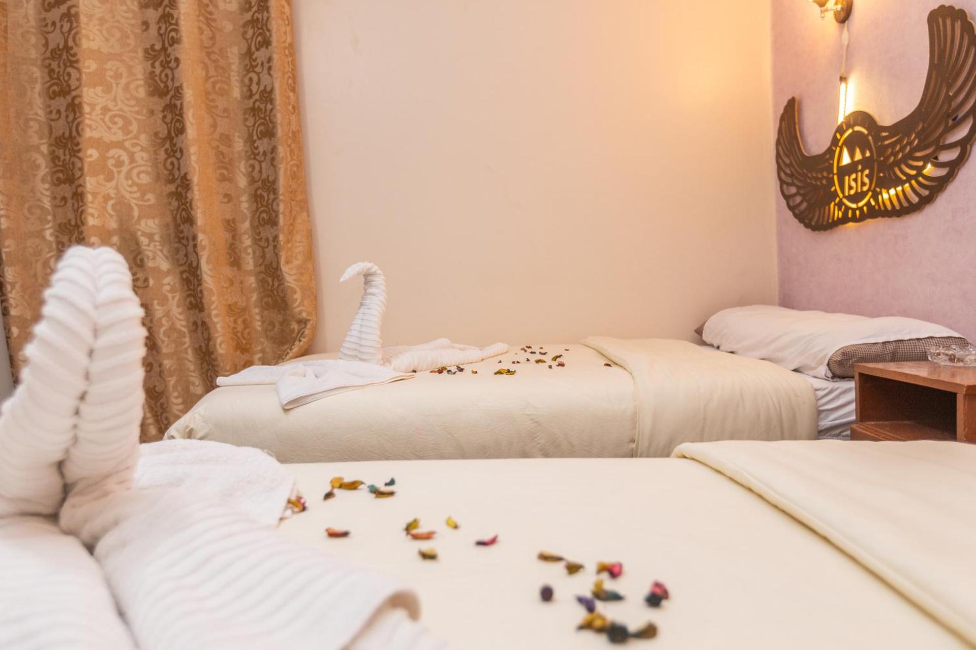 Grensha Pyramids inn - Photo 43