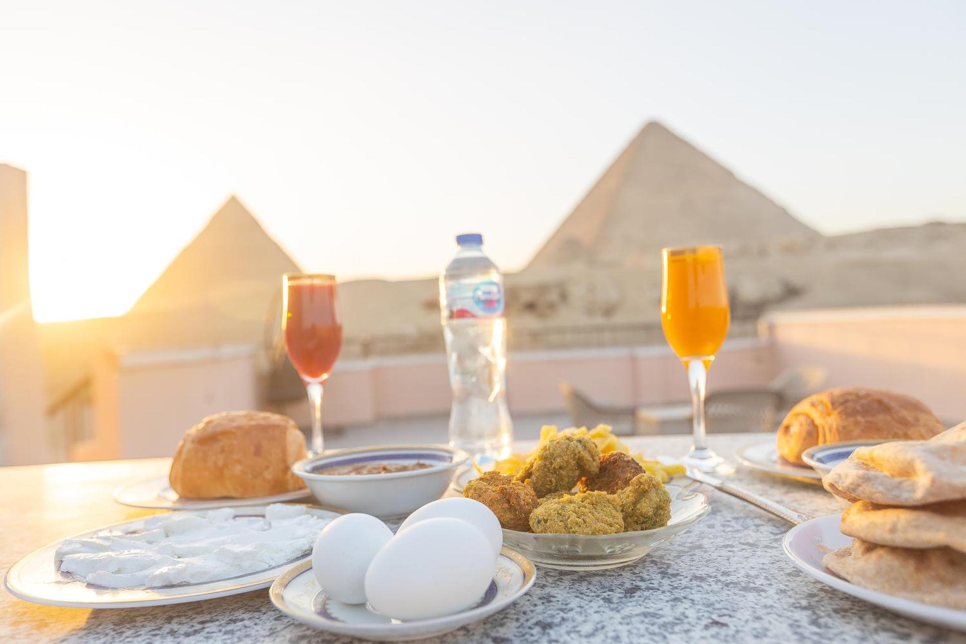 Grensha Pyramids inn - Photo 4