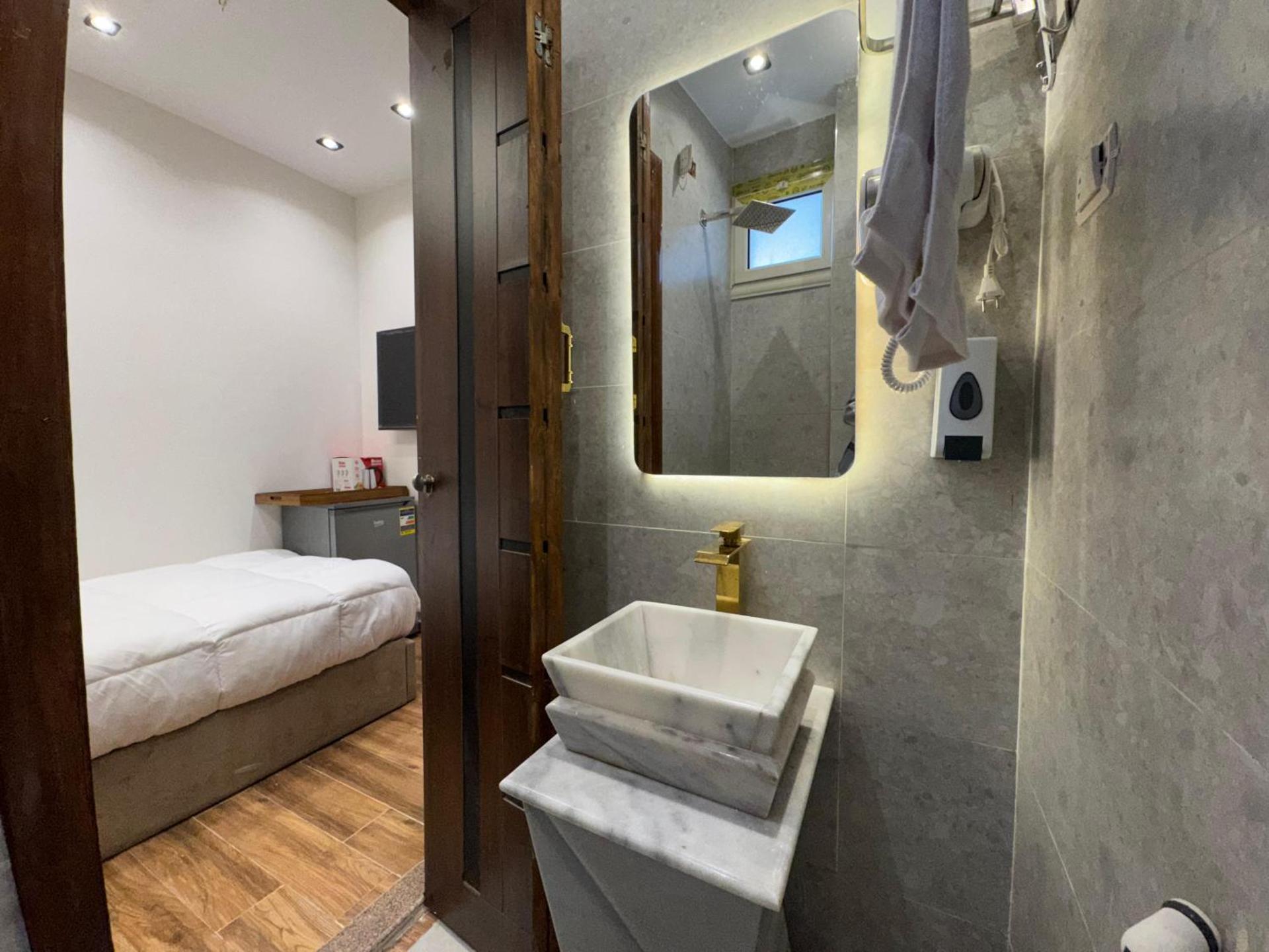 New White Pyramids Inn - Photo 25