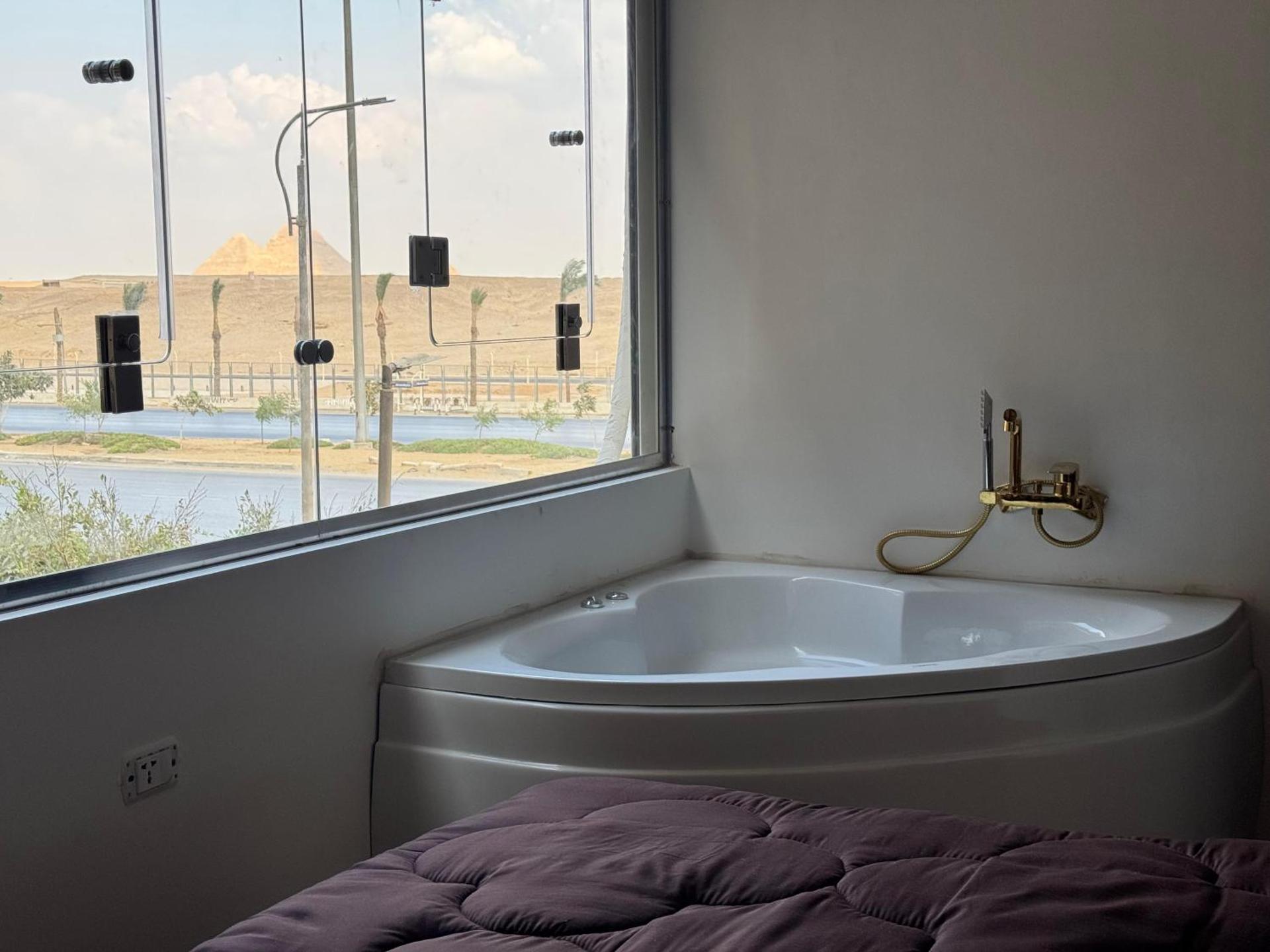 New White Pyramids Inn - Photo 42