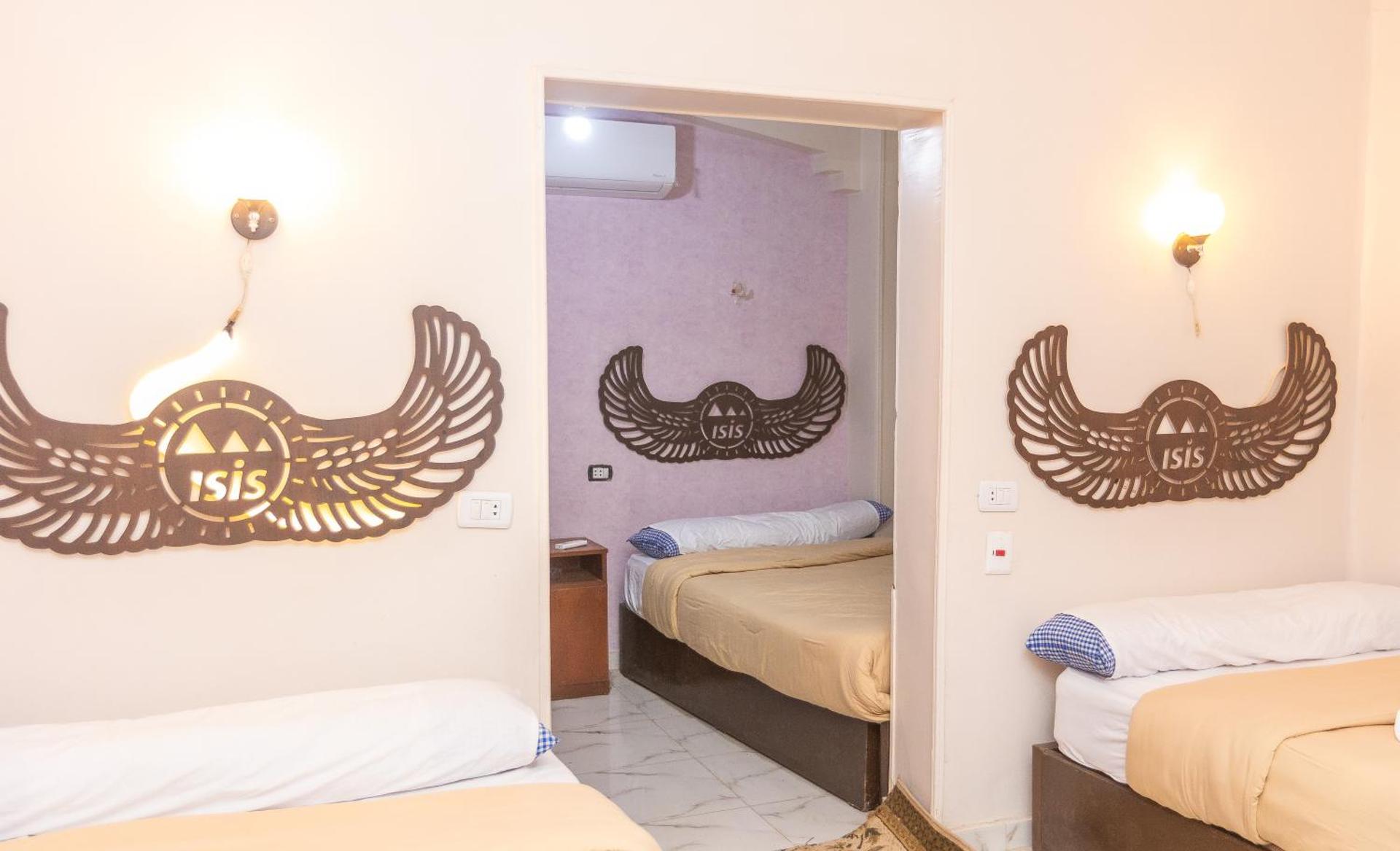 Grensha Pyramids inn - Photo 41