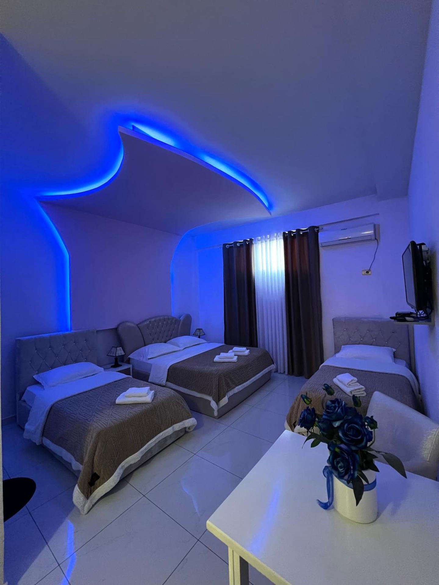 Grand Hotel Gjyshi - Photo 12