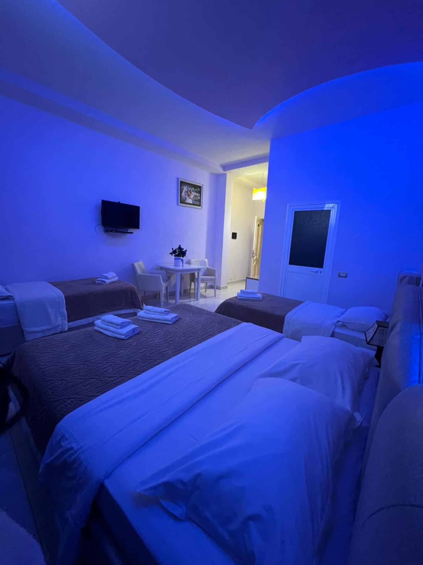 Grand Hotel Gjyshi - Photo 13