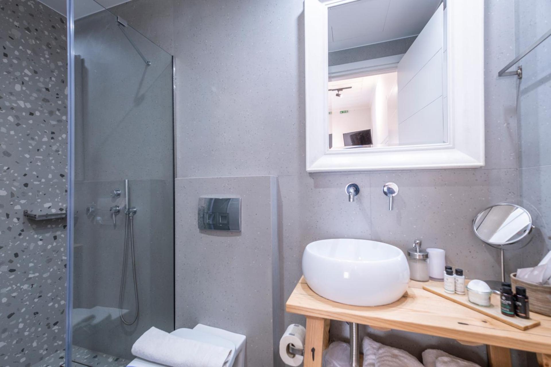 Amymone and Adiandi - Photo 95