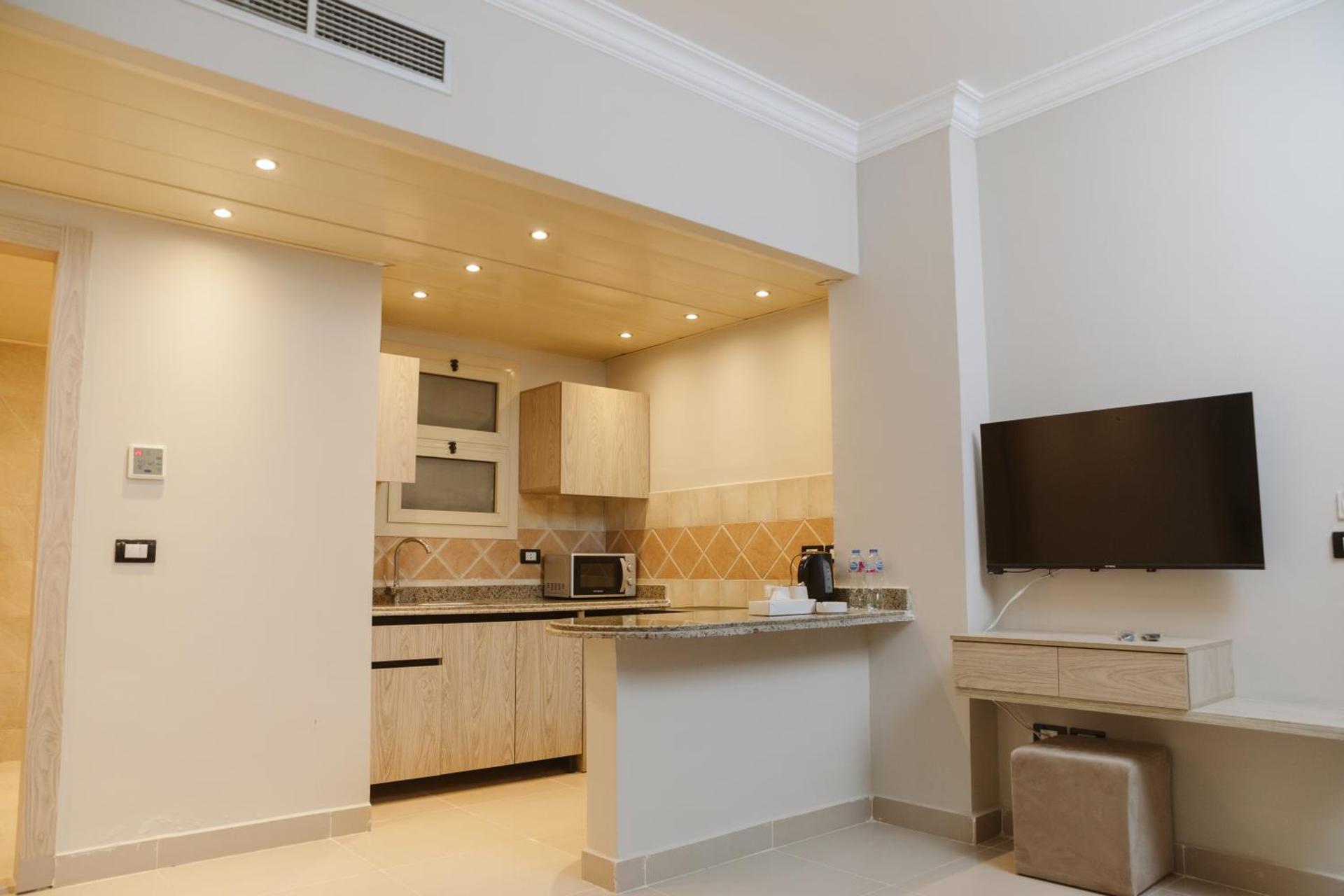 TK Royal & Spa - Photo 2