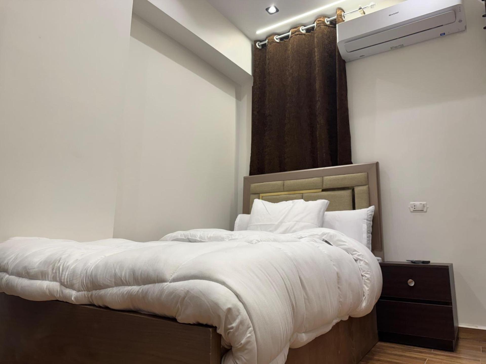 New White Pyramids Inn - Photo 10