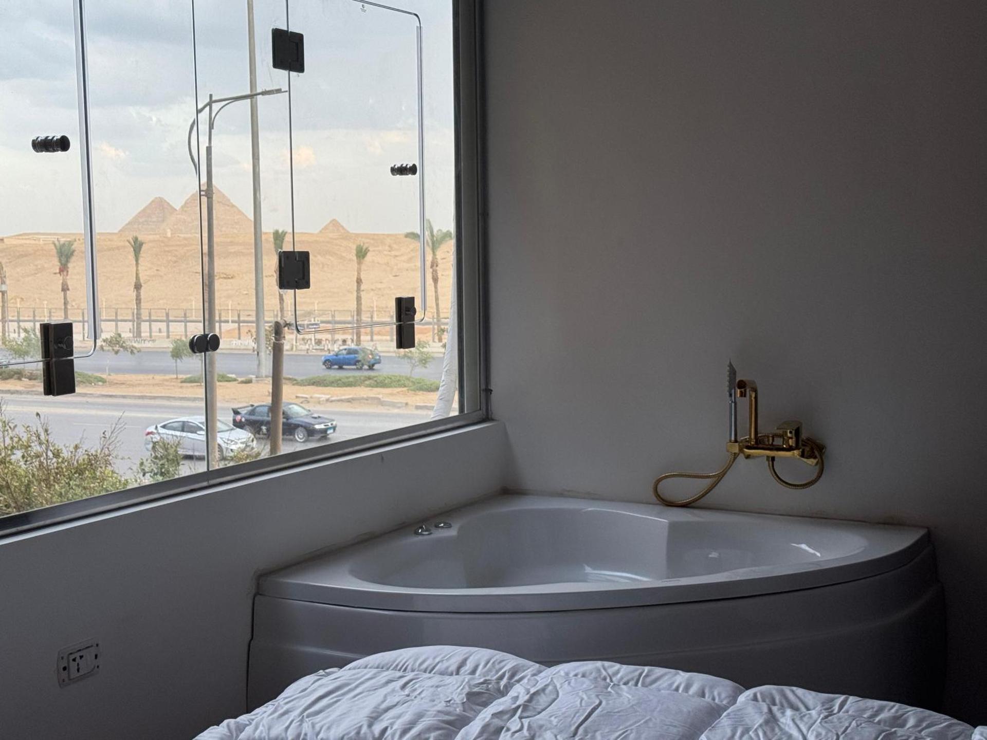 New White Pyramids Inn - Photo 27