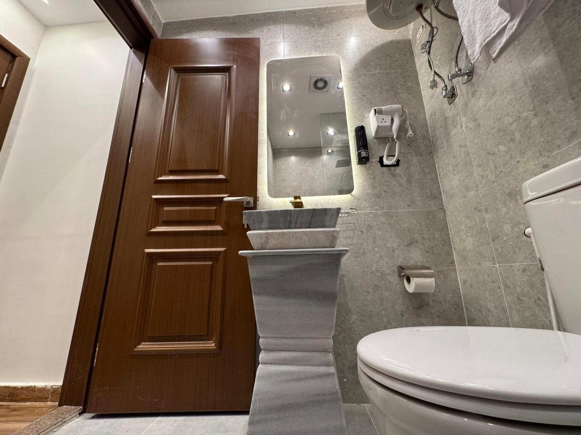 New White Pyramids Inn - Photo 51