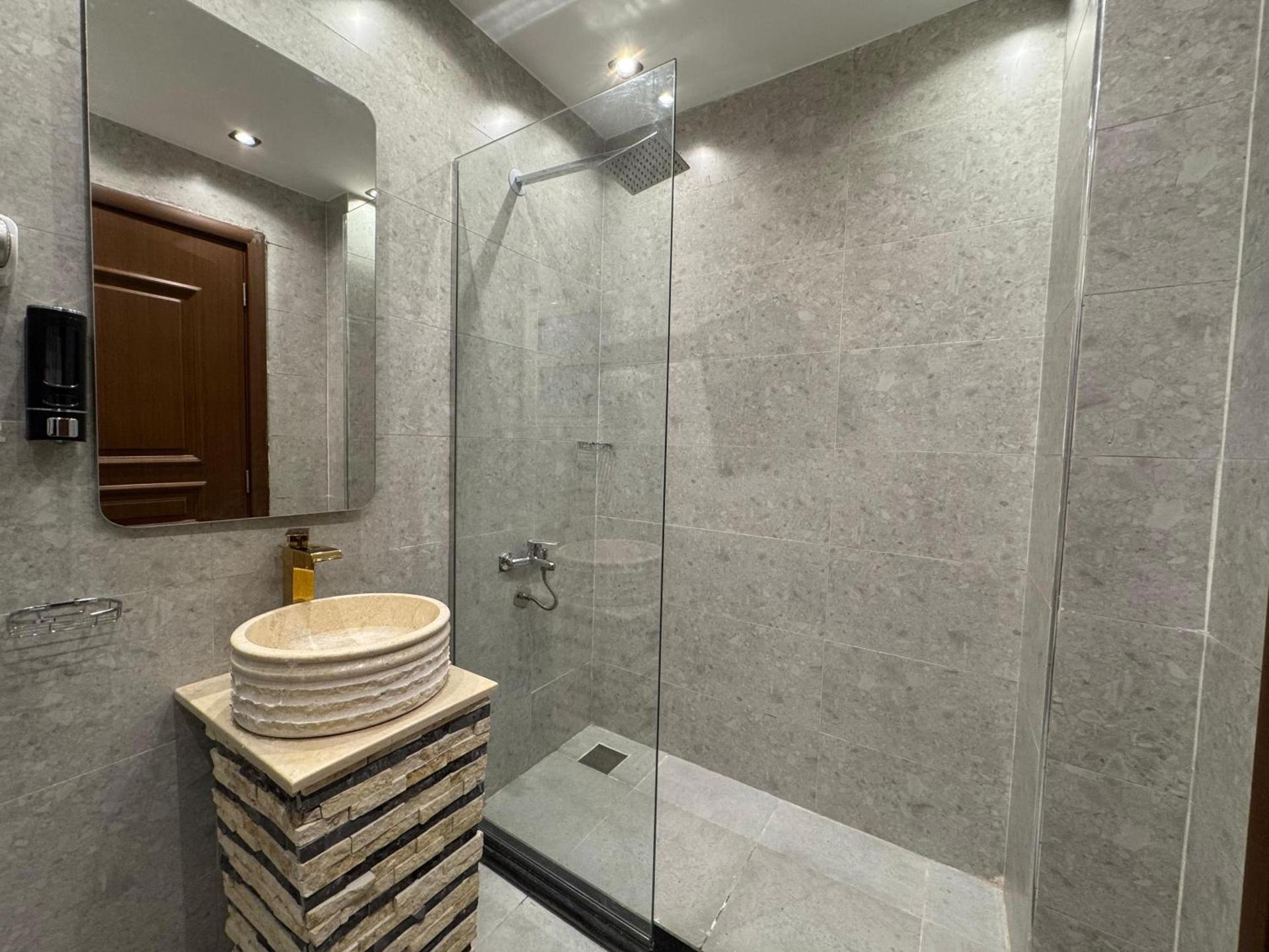 New White Pyramids Inn - Photo 36