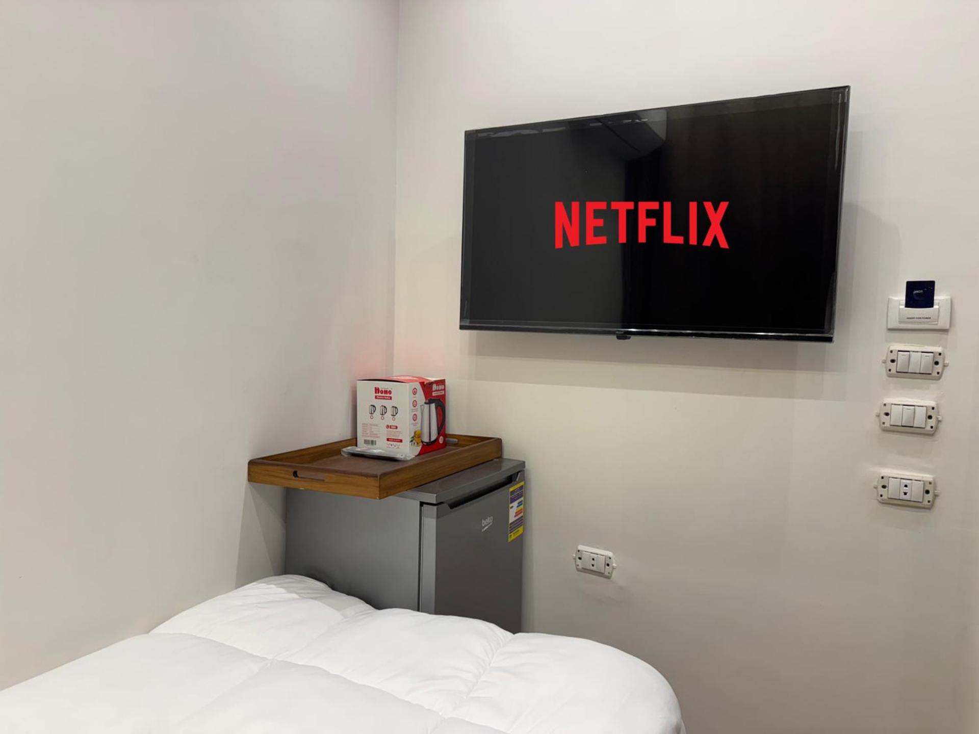 New White Pyramids Inn - Photo 59