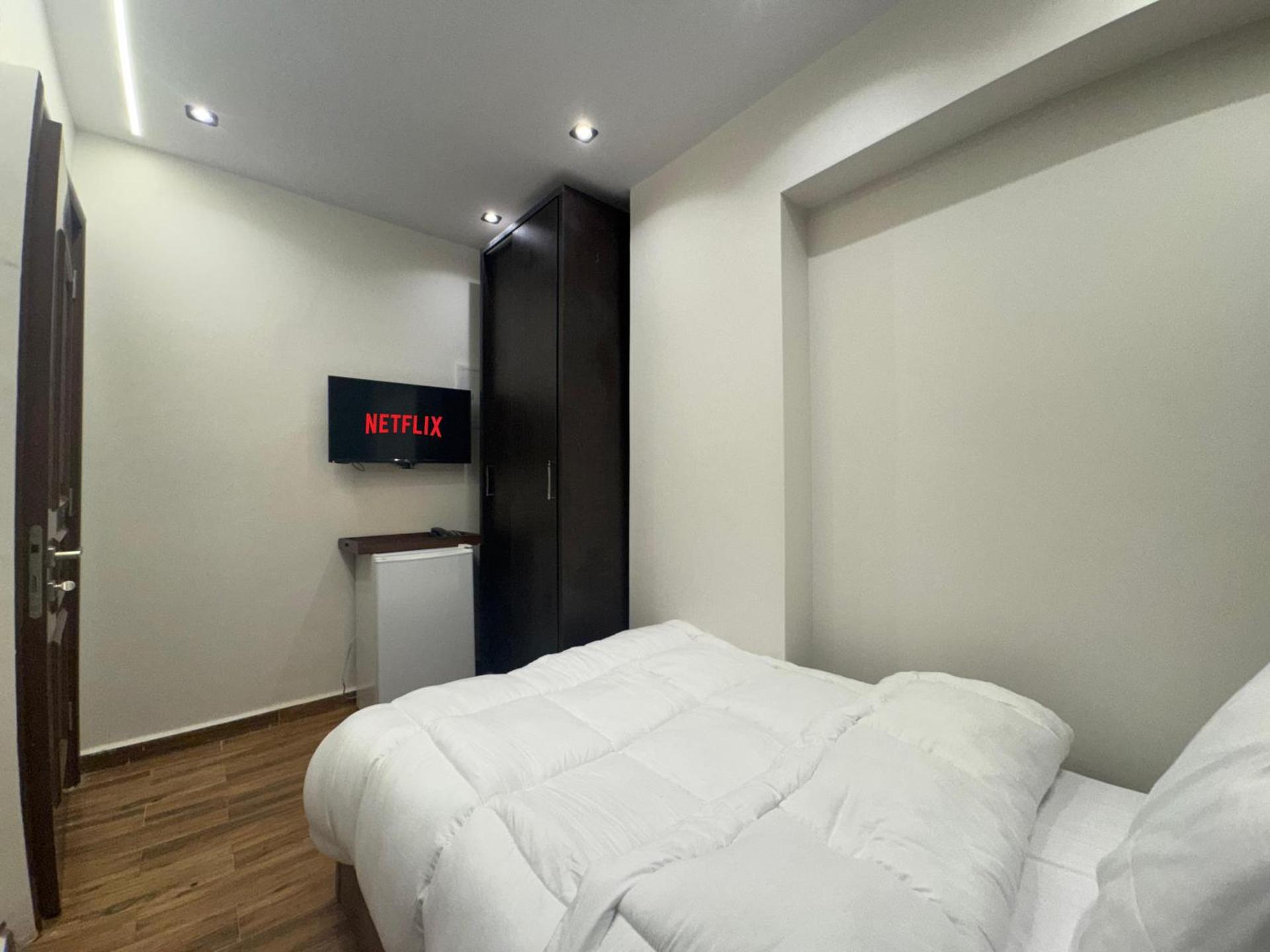 New White Pyramids Inn - Photo 12