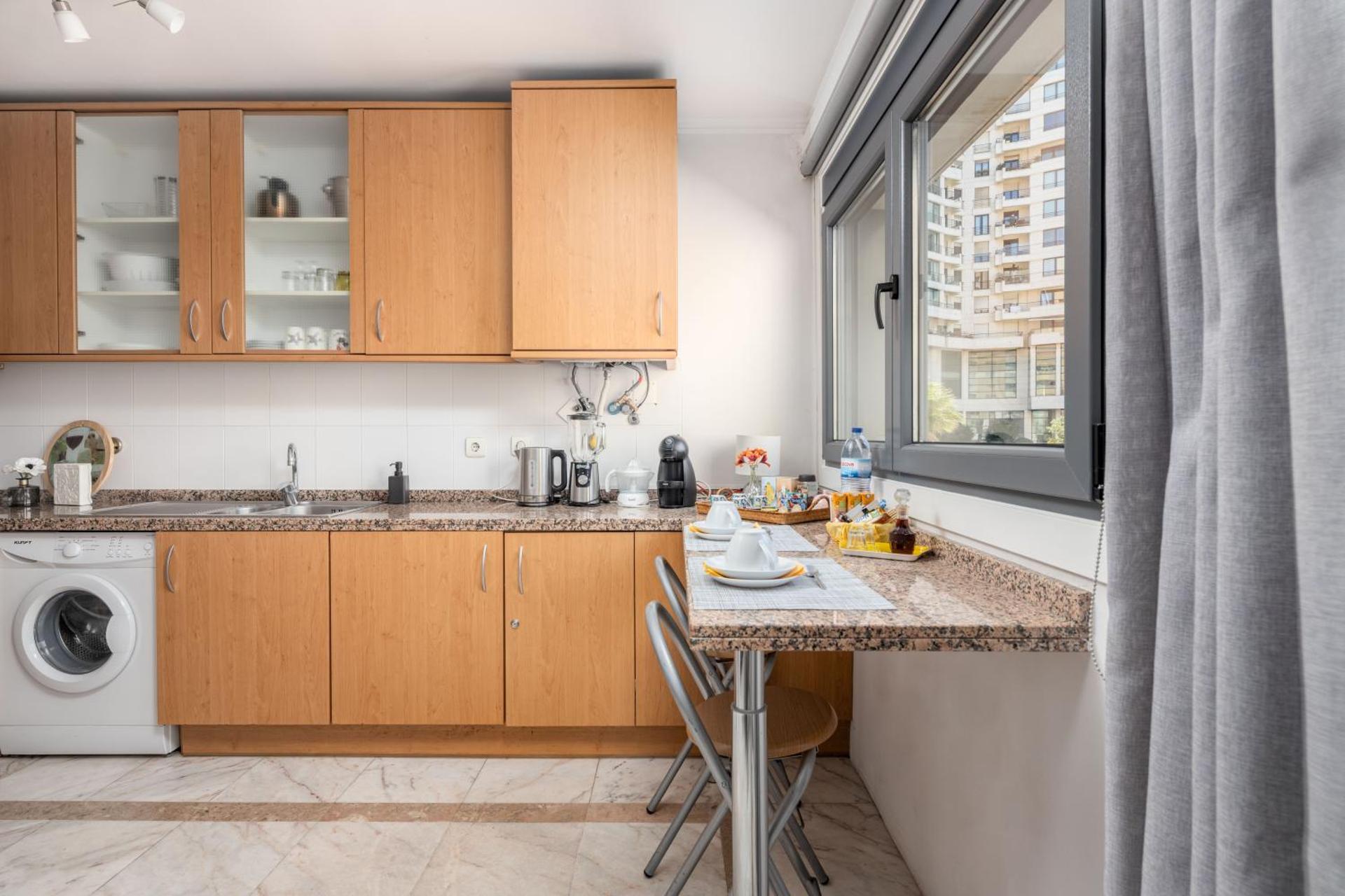 Lisbon Relax Pool Apartment - Free Parking Garage - Photo 8