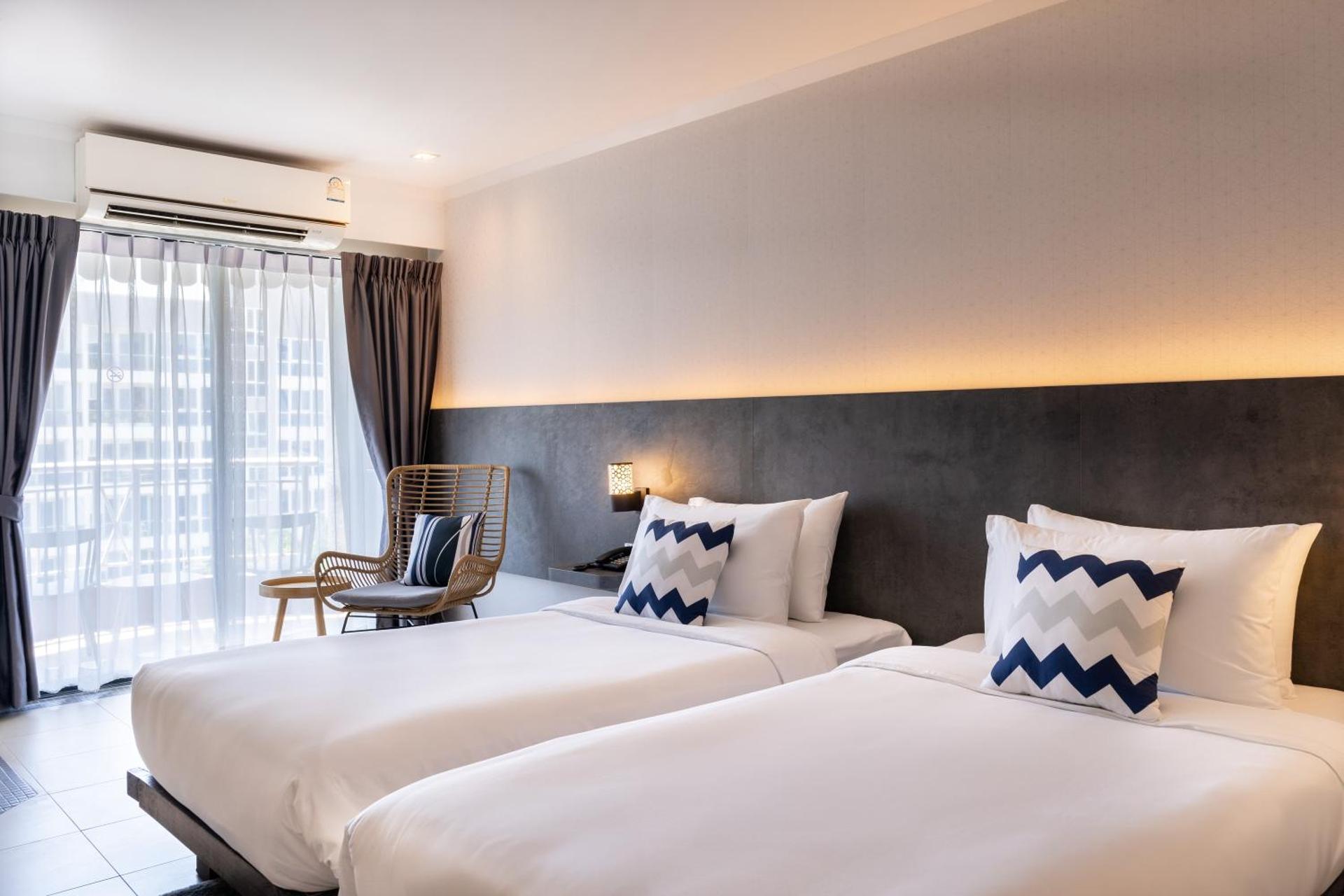 Deluxe Twin Room with Balcony